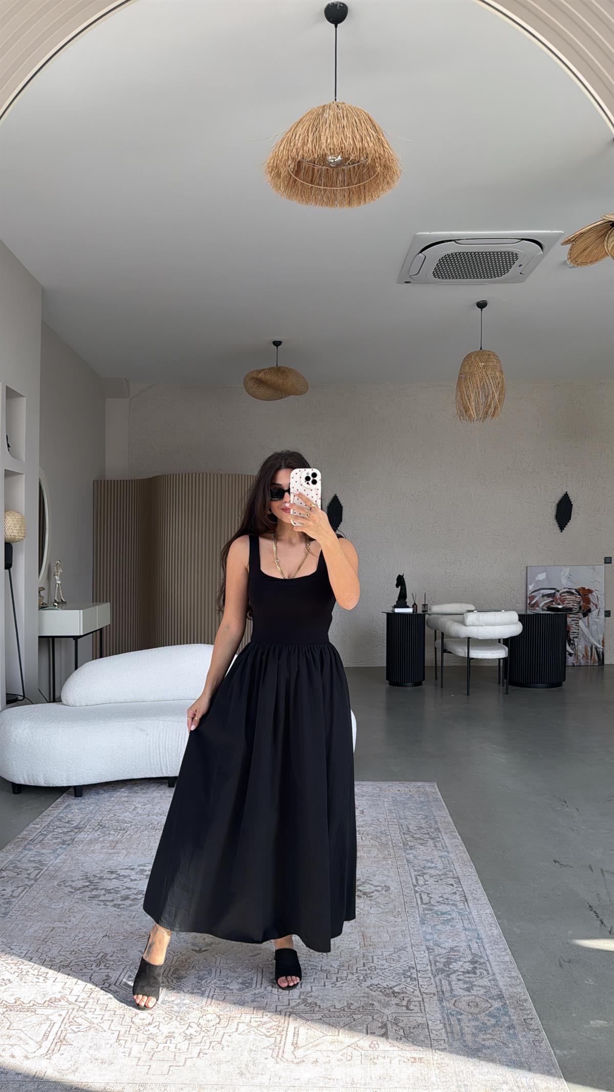 Siyah Kare Yaka Altı Poplin Elbise