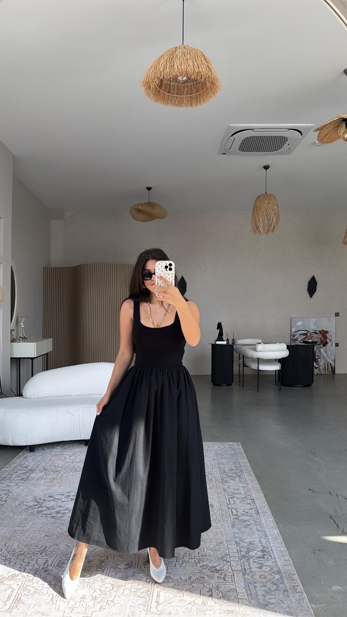 Siyah Kare Yaka Altı Poplin Elbise