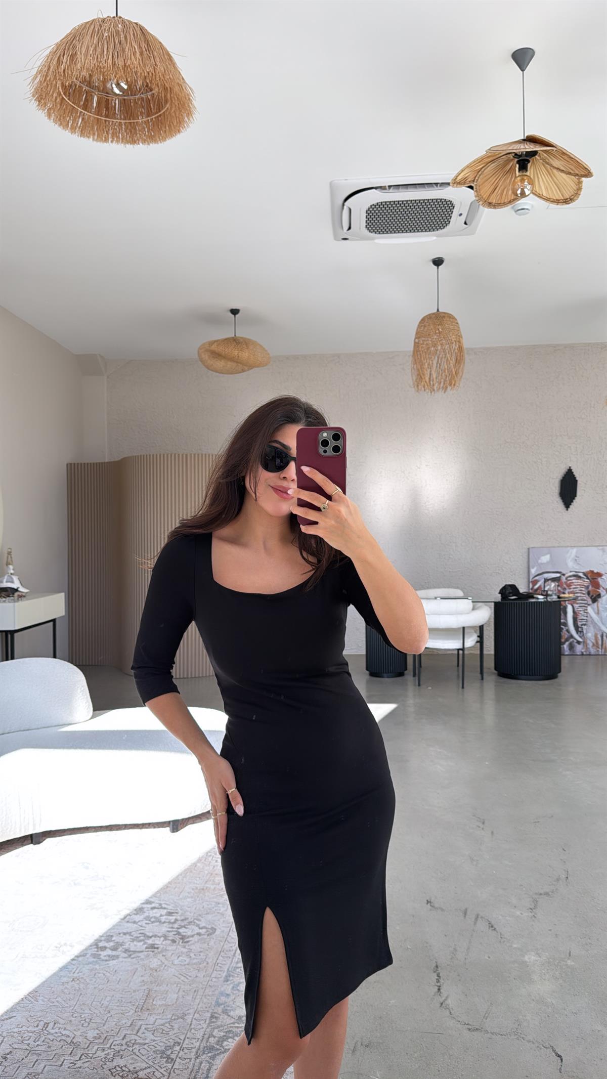 Siyah Kare Yaka Çelik Elbise