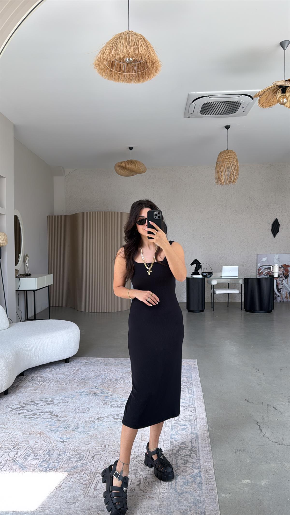 Siyah Kare Yaka Soft Kaşkorse Elbise