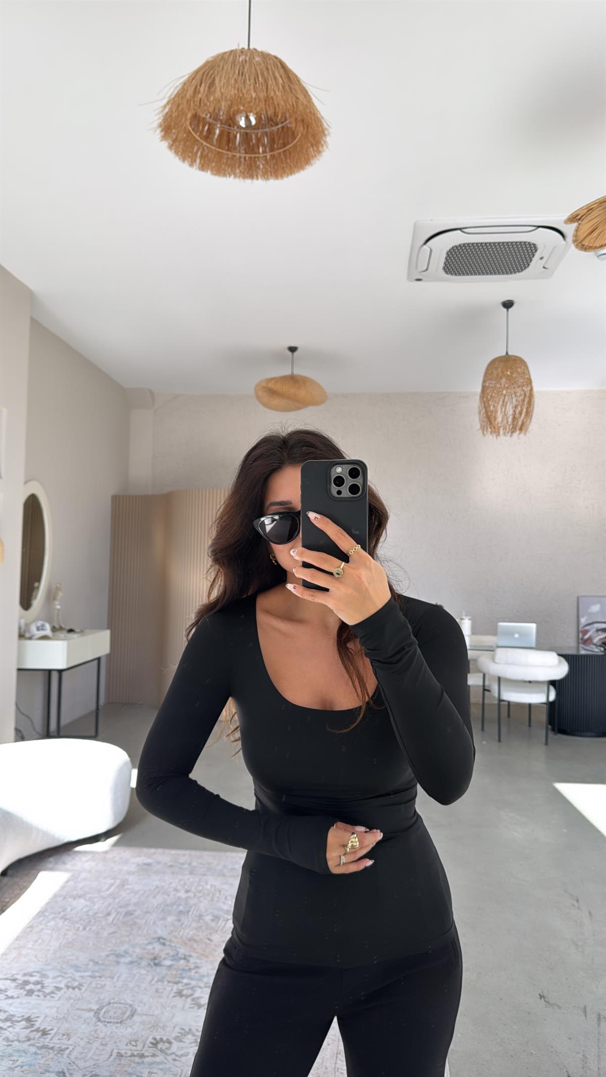 Siyah Kare Yaka Poliamid Bluz