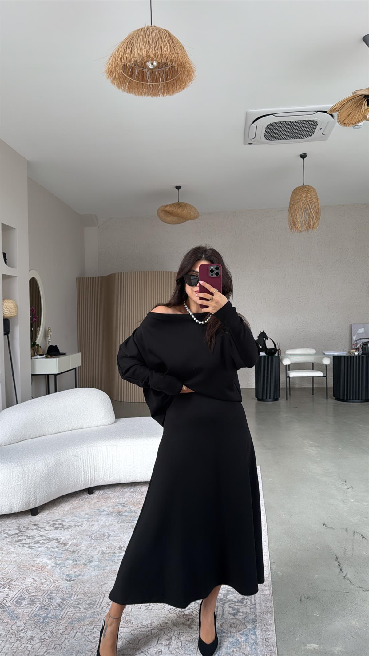 Siyah Kayık Yaka Modal Kumaş Etek Bluz Takım