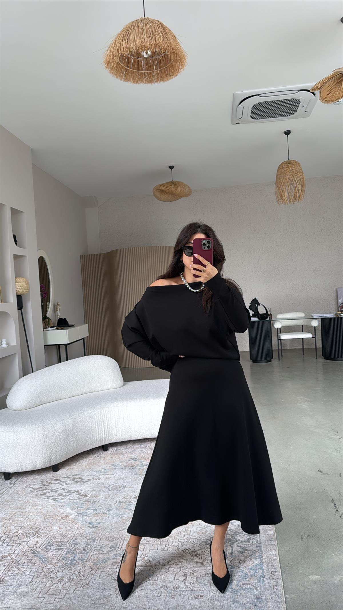 Siyah Kayık Yaka Modal Kumaş Etek Bluz Takım