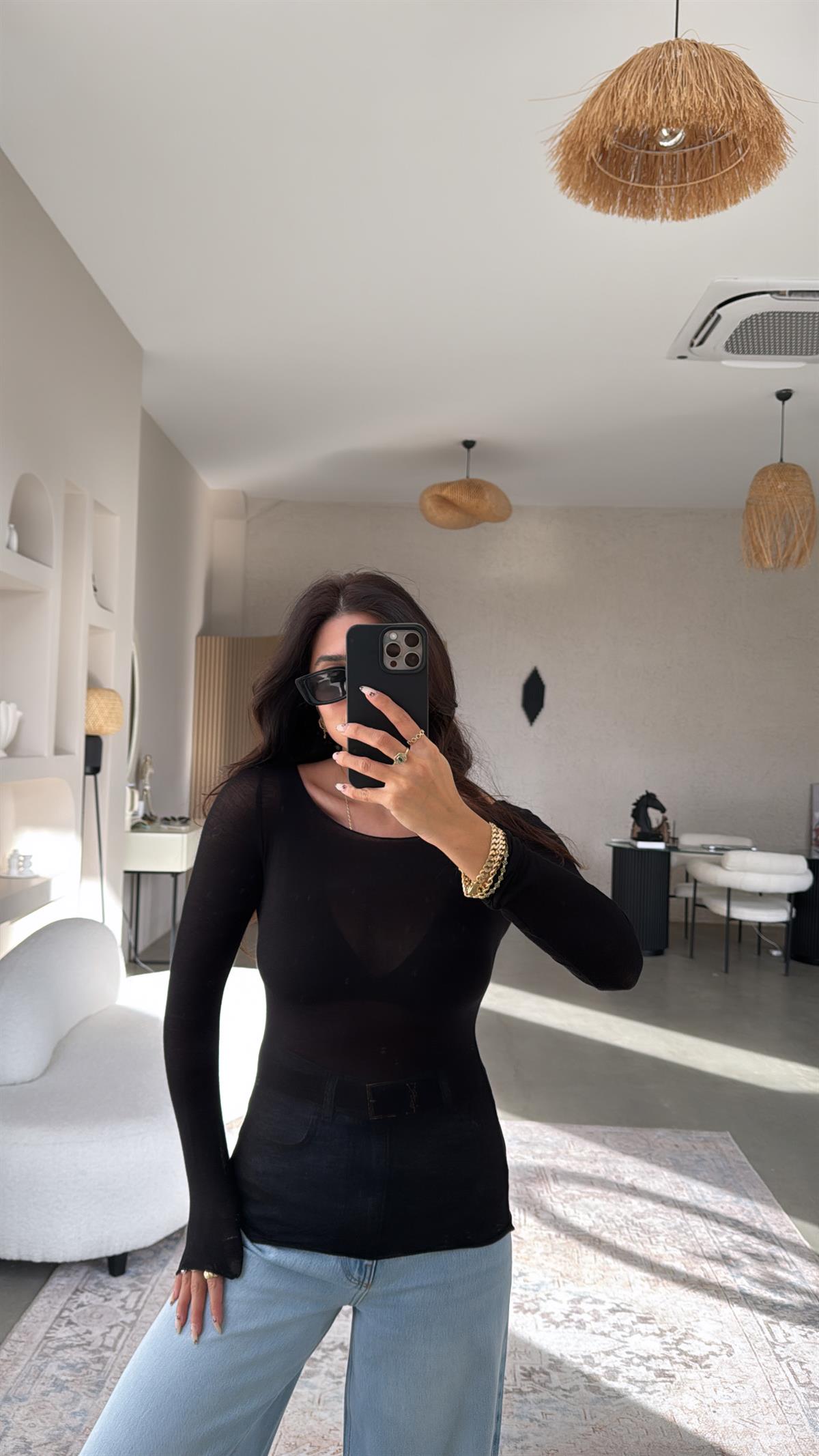 Siyah Kayık Yaka Transparan Kaşmir Bluz