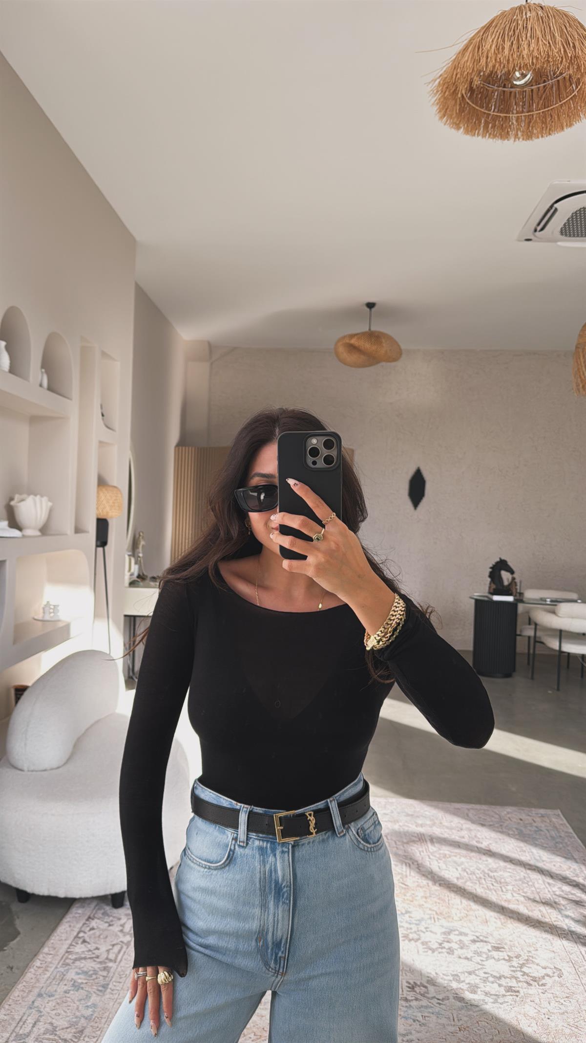 Siyah Kayık Yaka Transparan Kaşmir Bluz