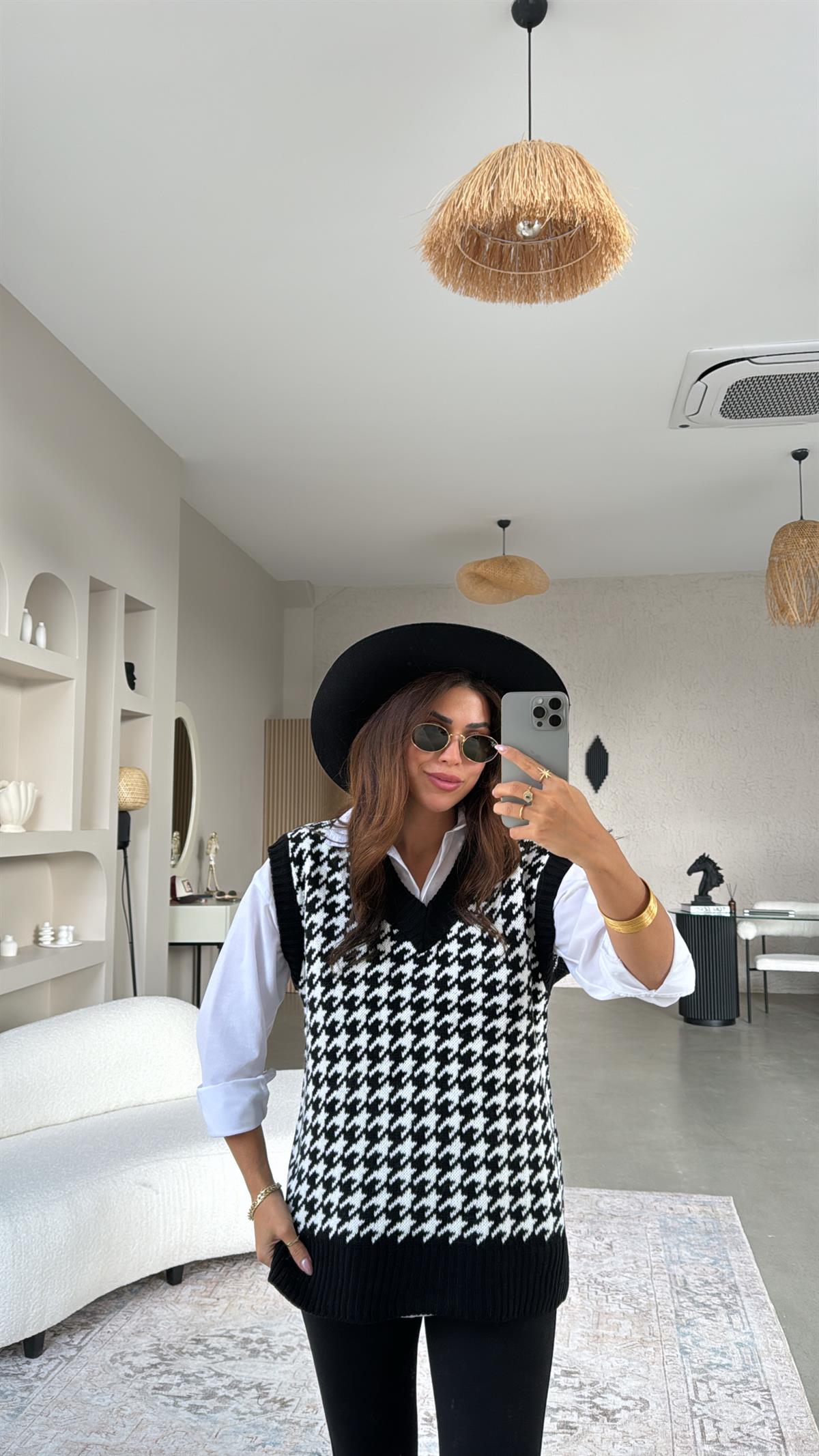 Siyah Kazayağı Süveter