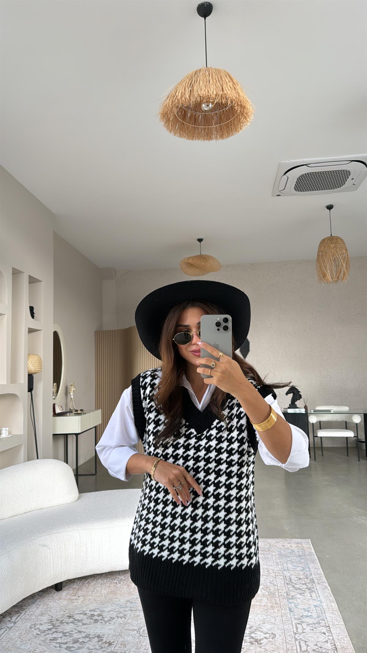 Siyah Kazayağı Süveter