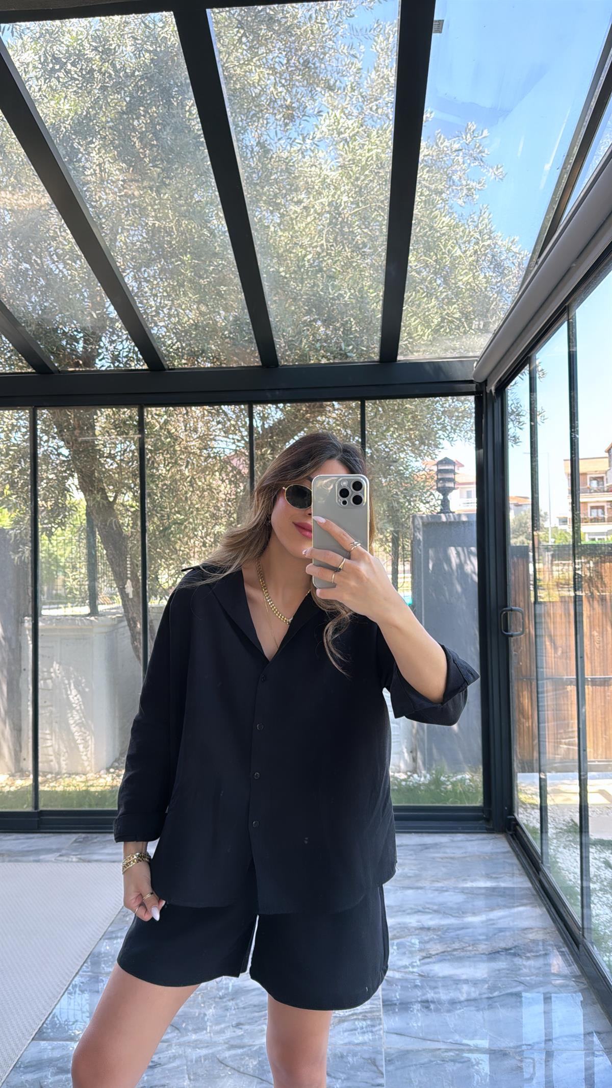 Siyah Keten Gömlekli Takım