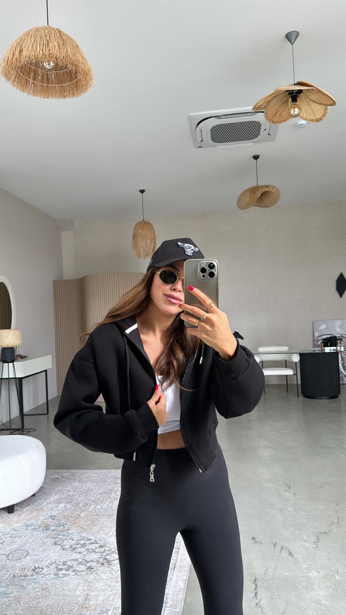 Siyah Kısa Fermuarlı Şardonlu Ceket