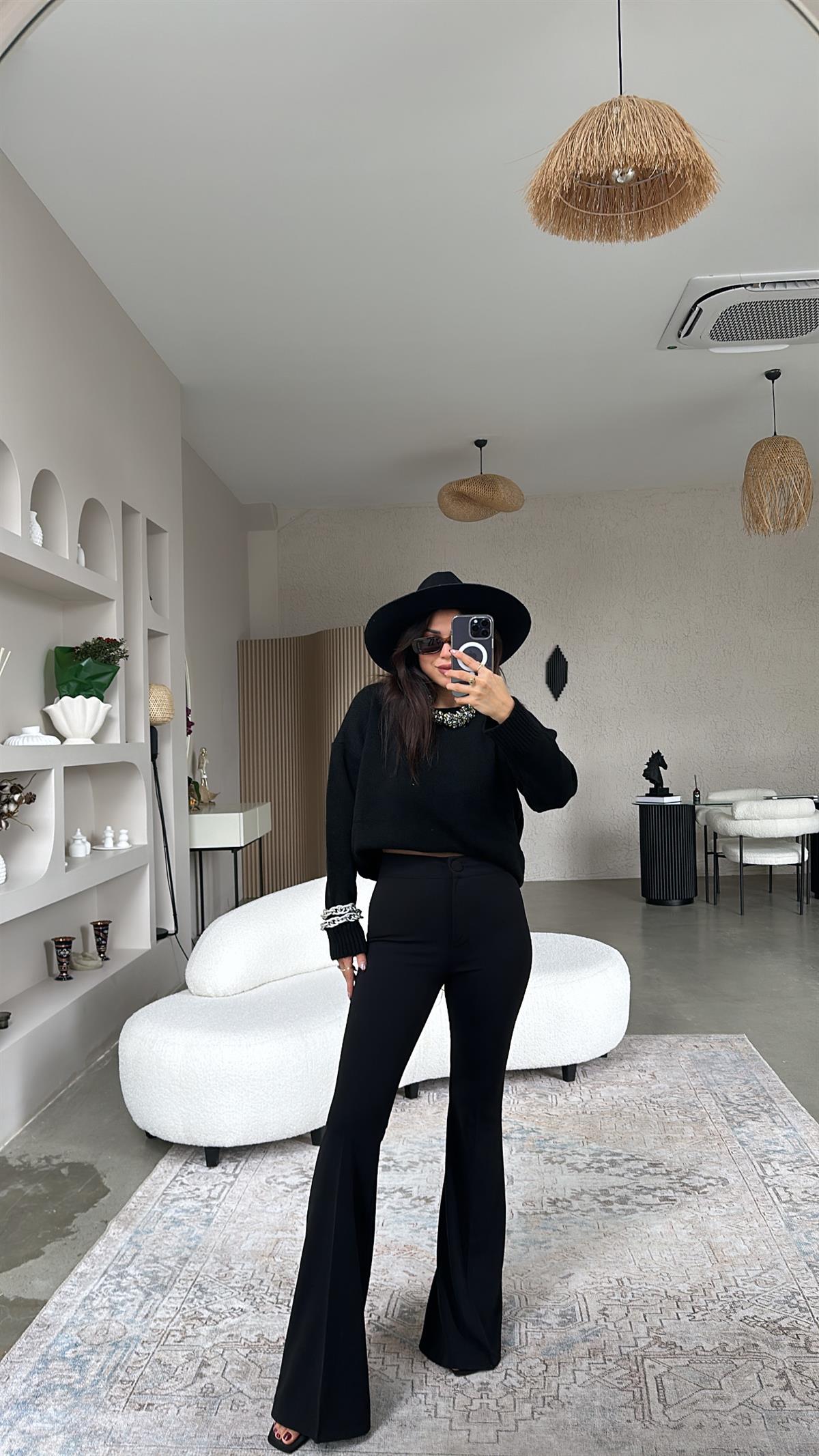 Siyah Klasik Kaplama Düğmeli Kumaş Pantolon