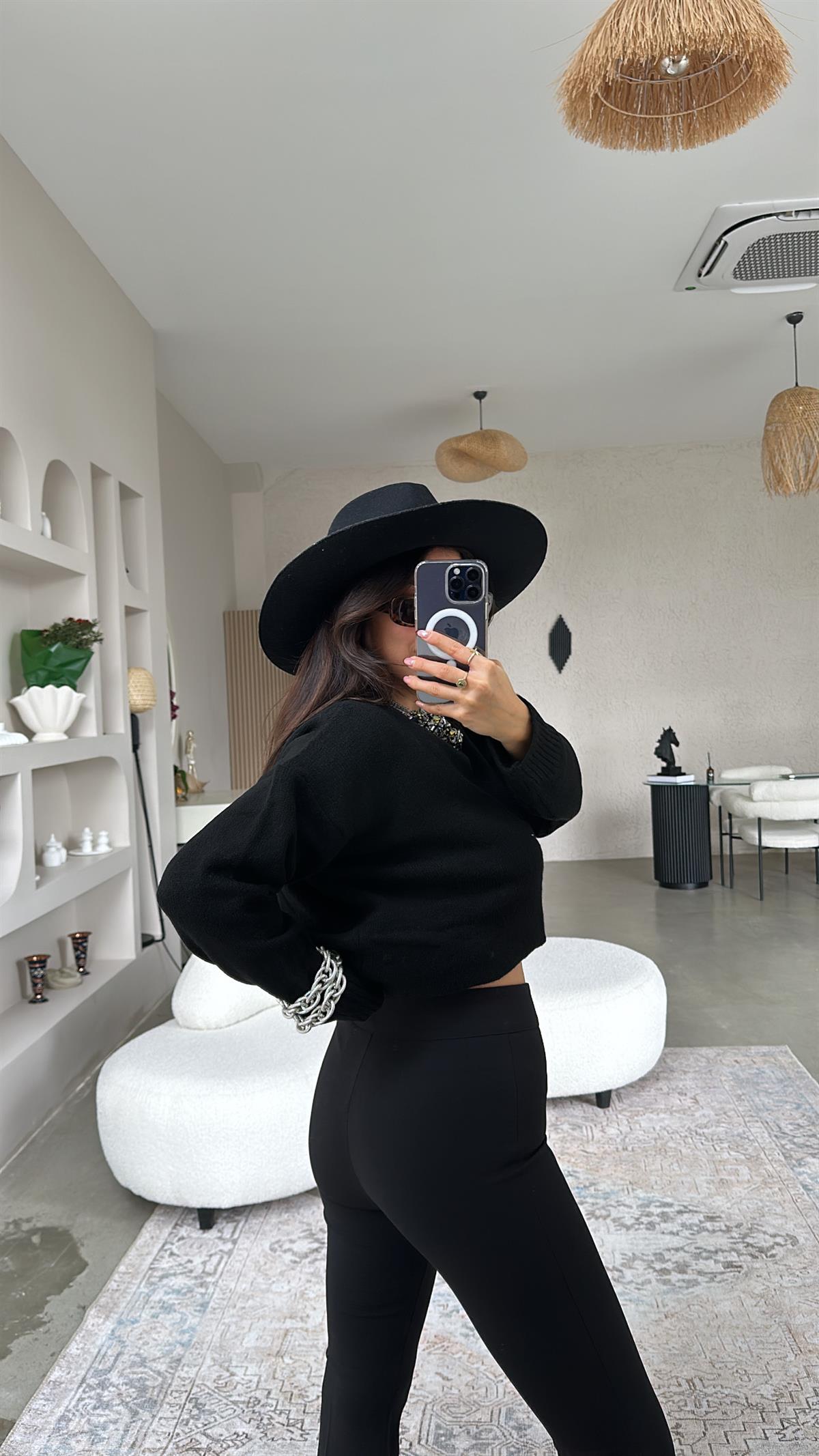 Siyah Klasik Kaplama Düğmeli Kumaş Pantolon