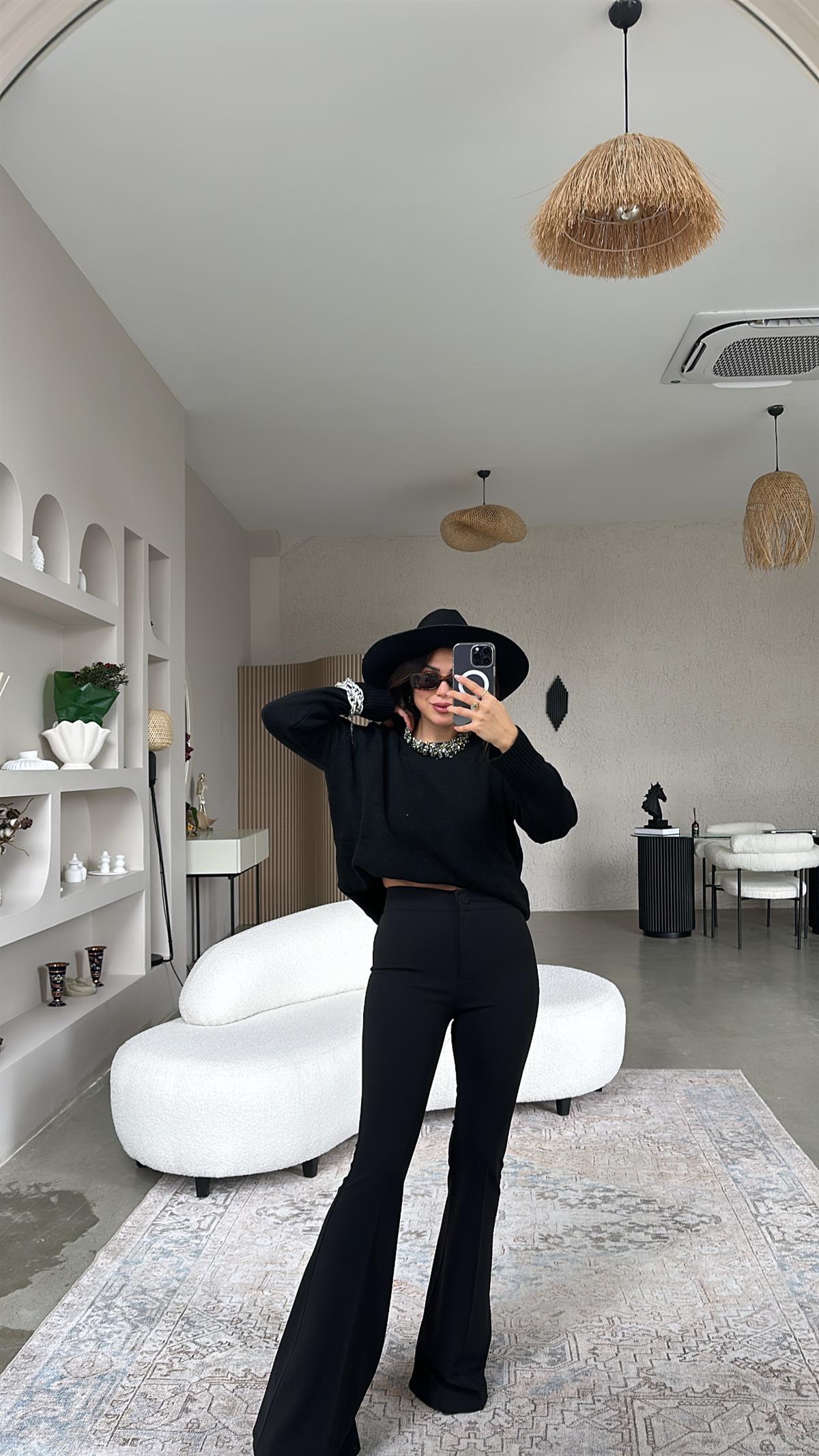 Siyah Klasik Kaplama Düğmeli Kumaş Pantolon