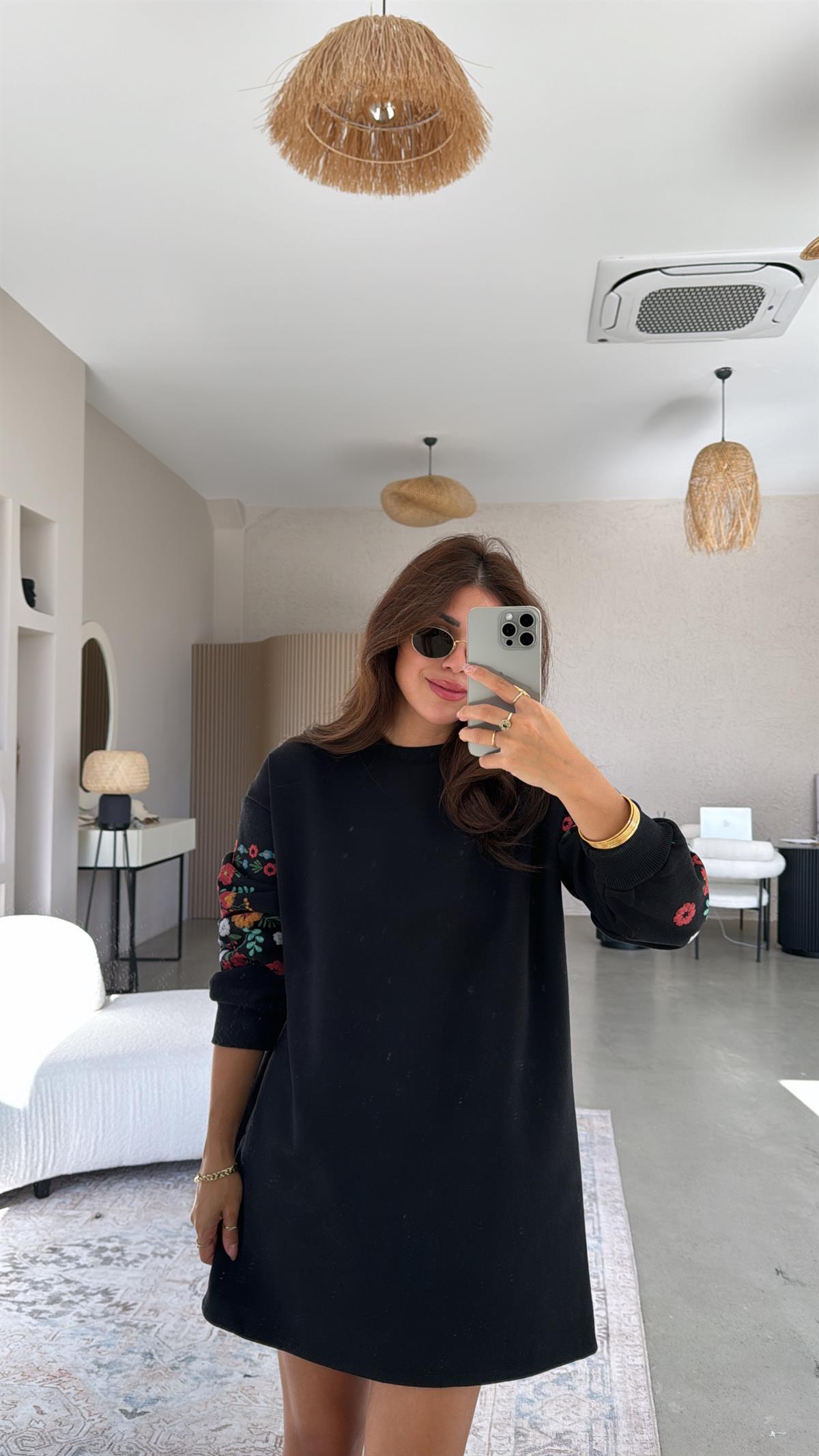 Siyah Kolları Çiçekli Sweat Elbise
