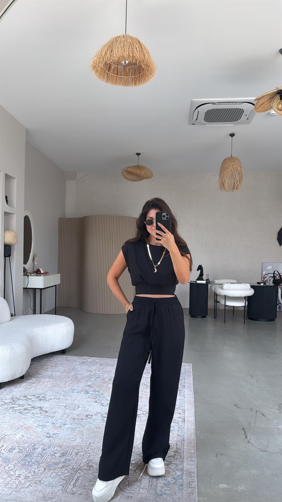 Siyah Kuşak Detaylı Pantolon Bluz Takım