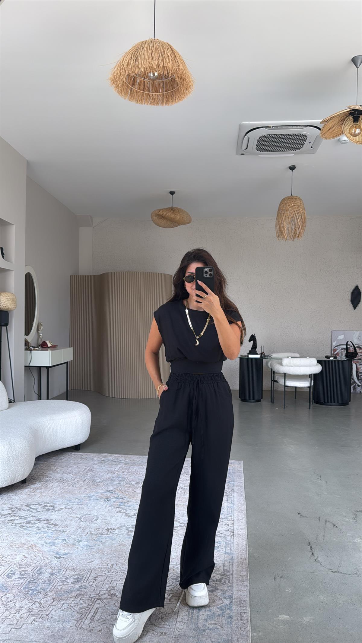 Siyah Kuşak Detaylı Pantolon Bluz Takım