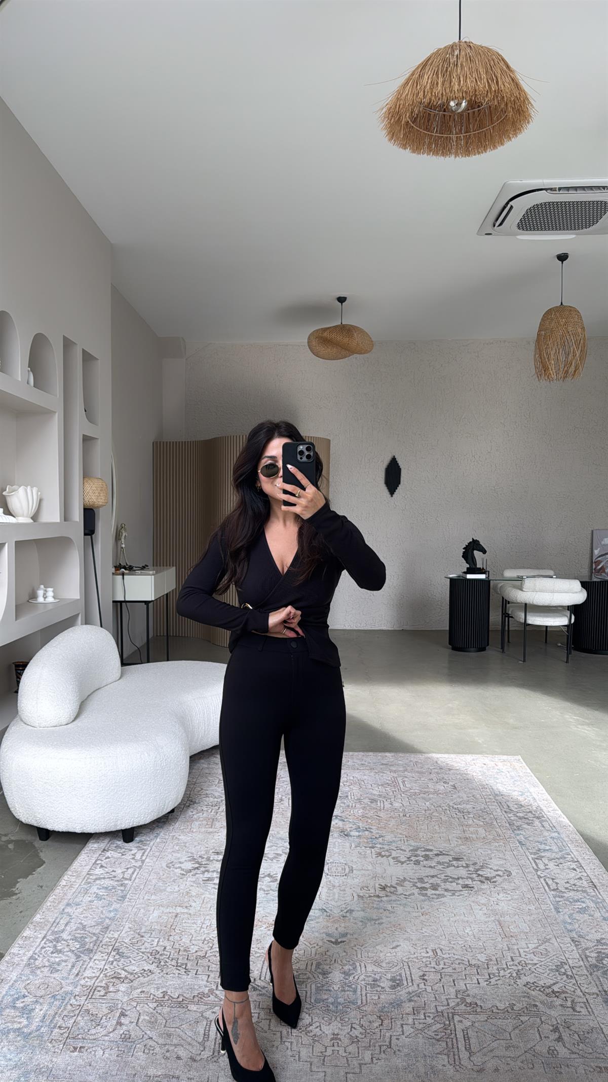 Siyah Mat Düğmeli Çelik Tayt Pantolon