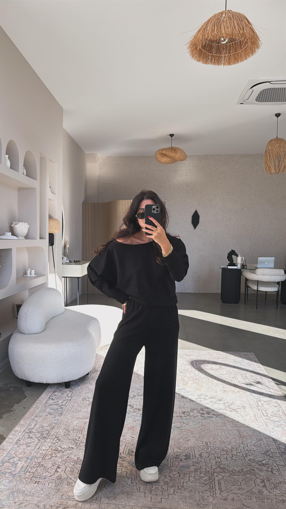 Siyah Modal Kayık Yakalı Takım