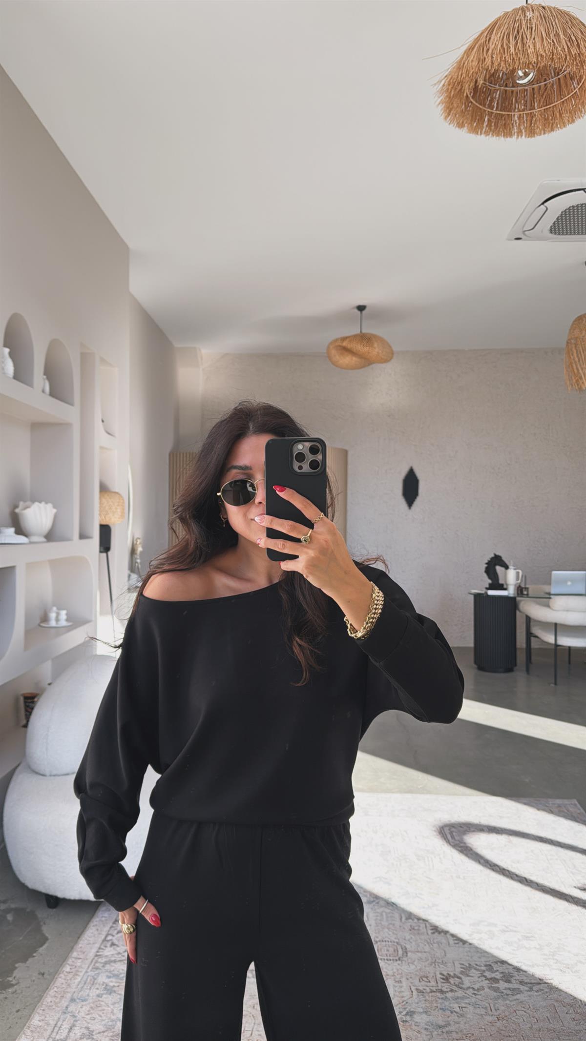 Siyah Modal Kayık Yakalı Takım