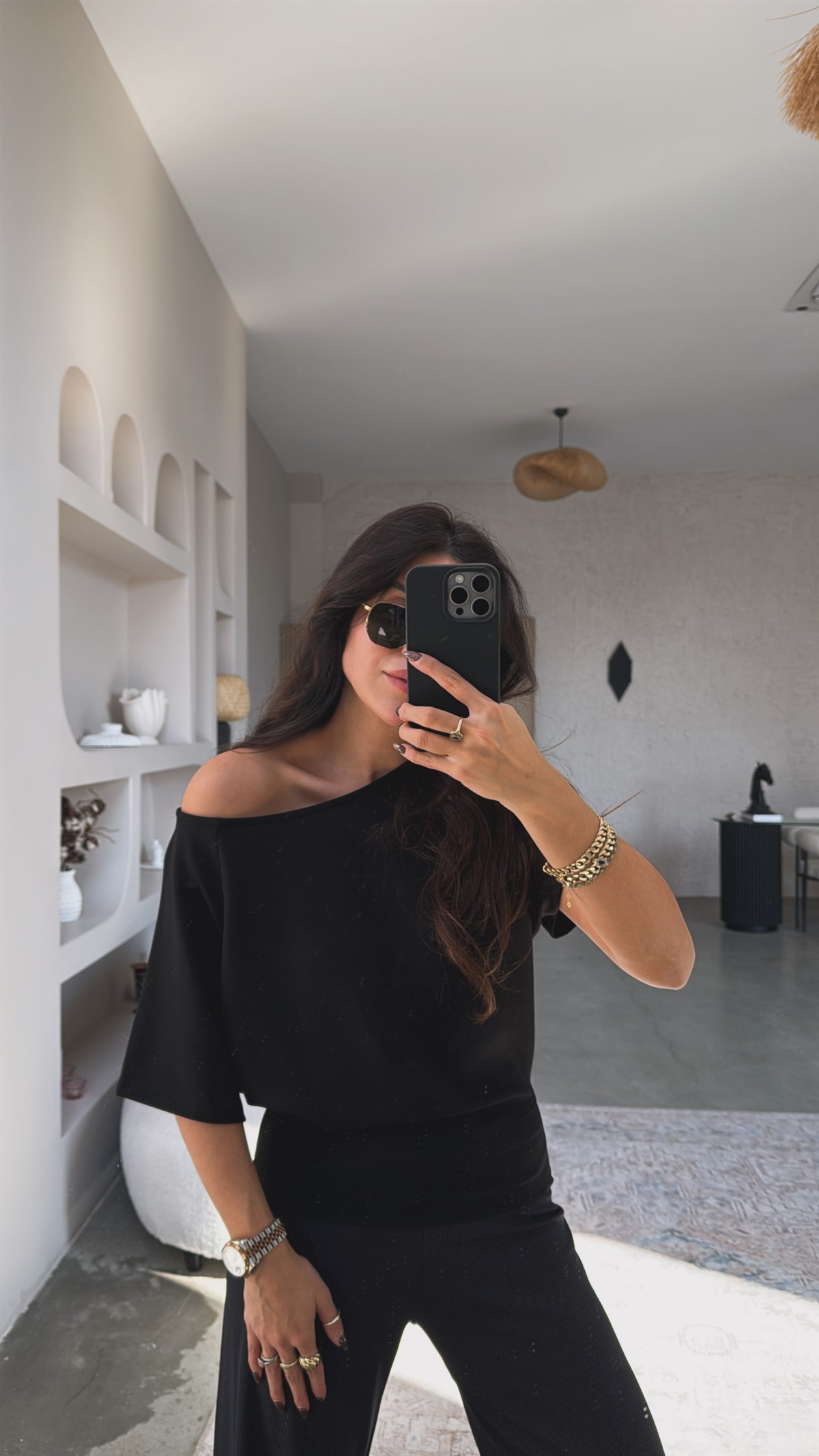 Siyah Omzu Açık Kısa Kollu Modal Bluz