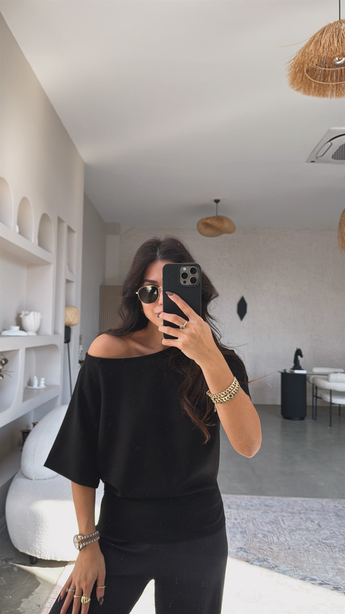 Siyah Omzu Açık Kısa Kollu Modal Bluz