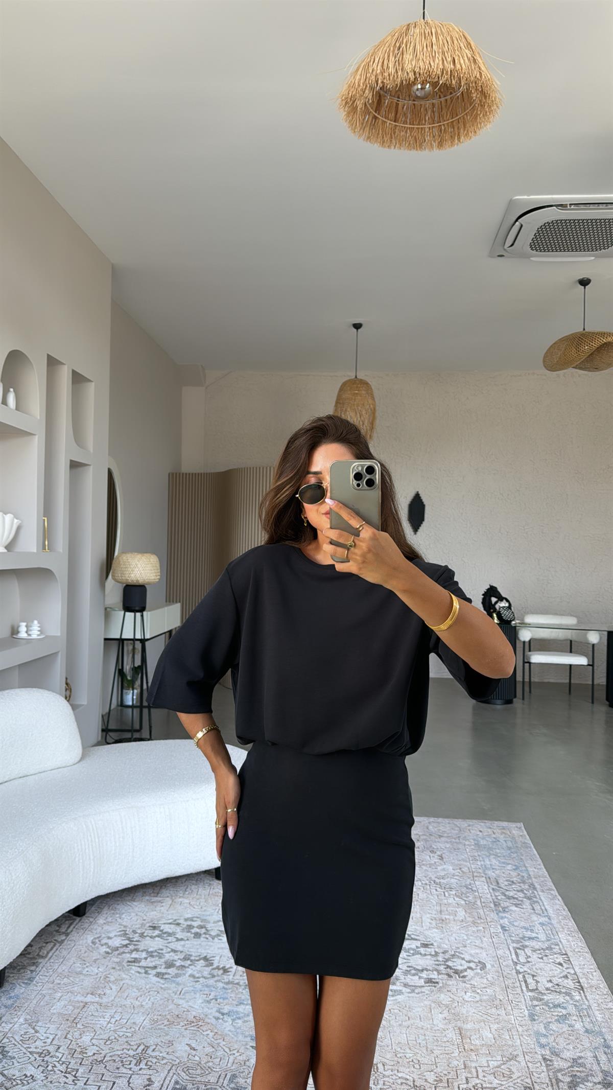 Siyah Omzu Vatkalı Modal Elbise