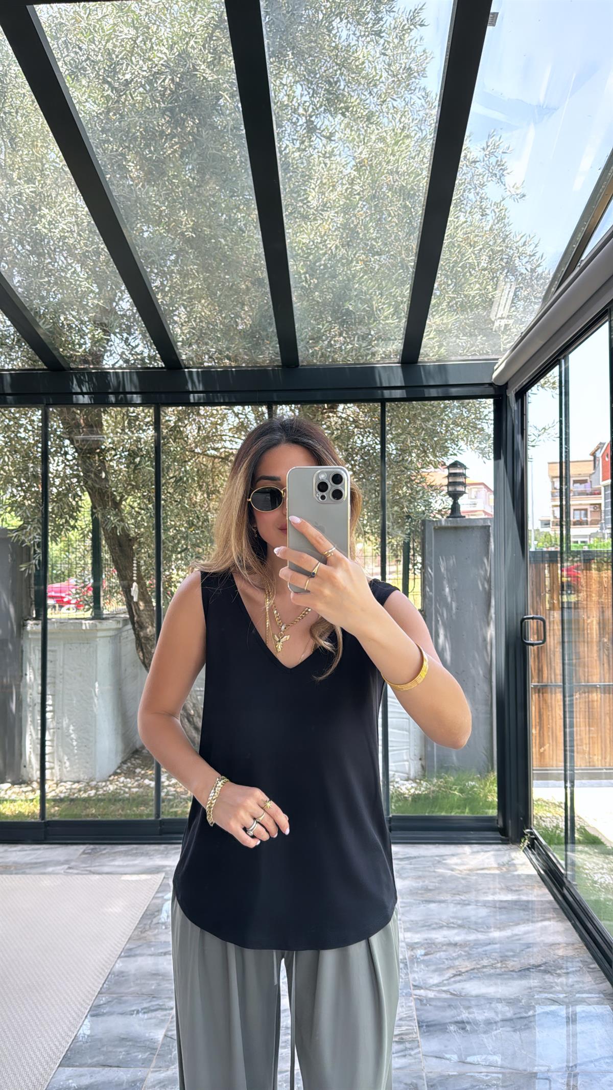 Siyah Ön Arka V Yaka Atlet