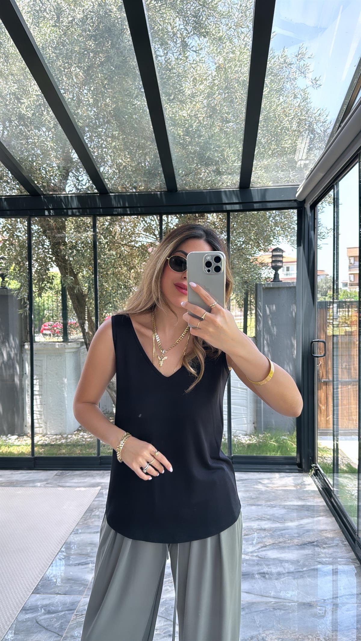 Siyah Ön Arka V Yaka Atlet