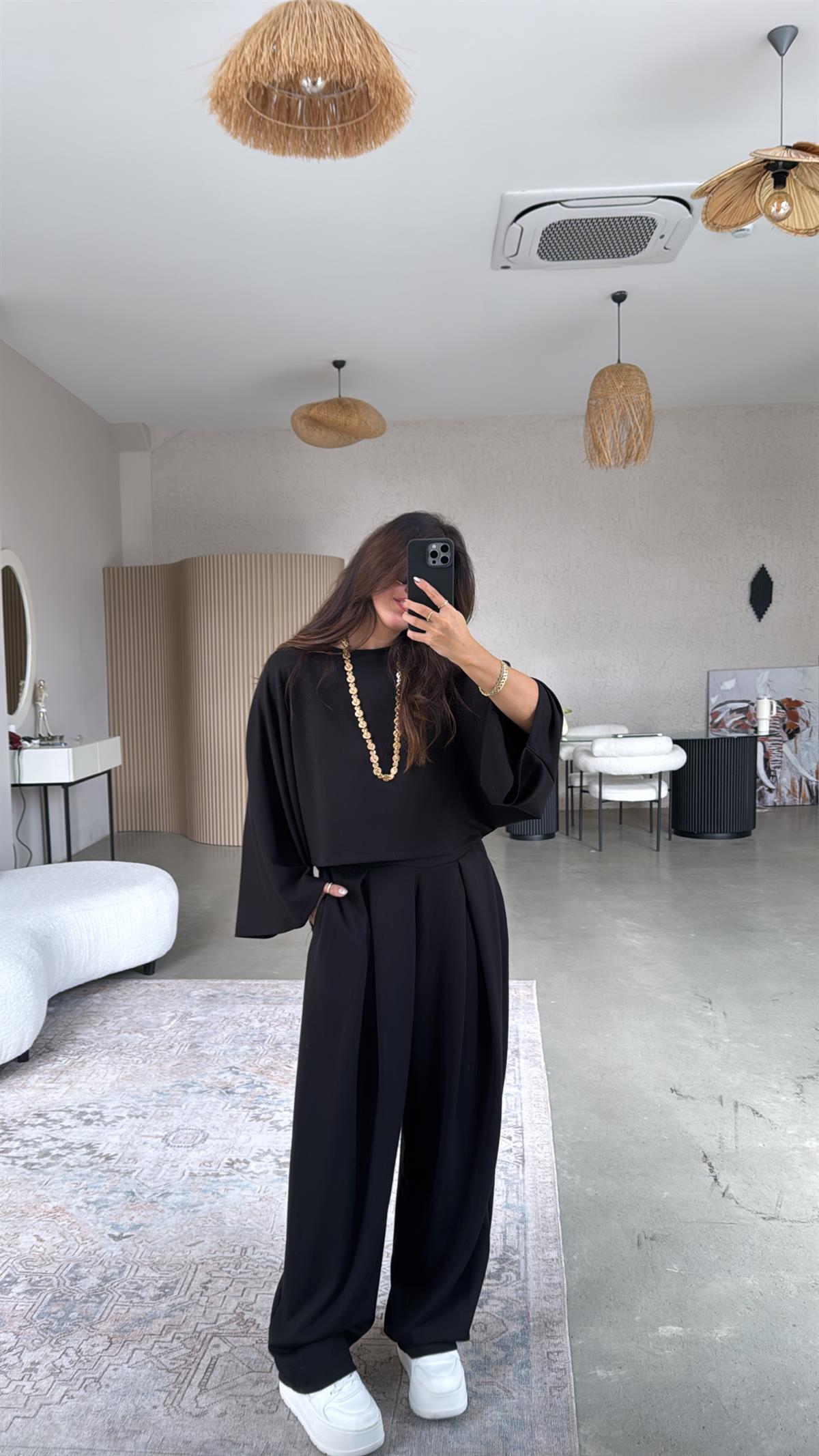 Siyah Ön Pile Detaylı Oys Model Takım