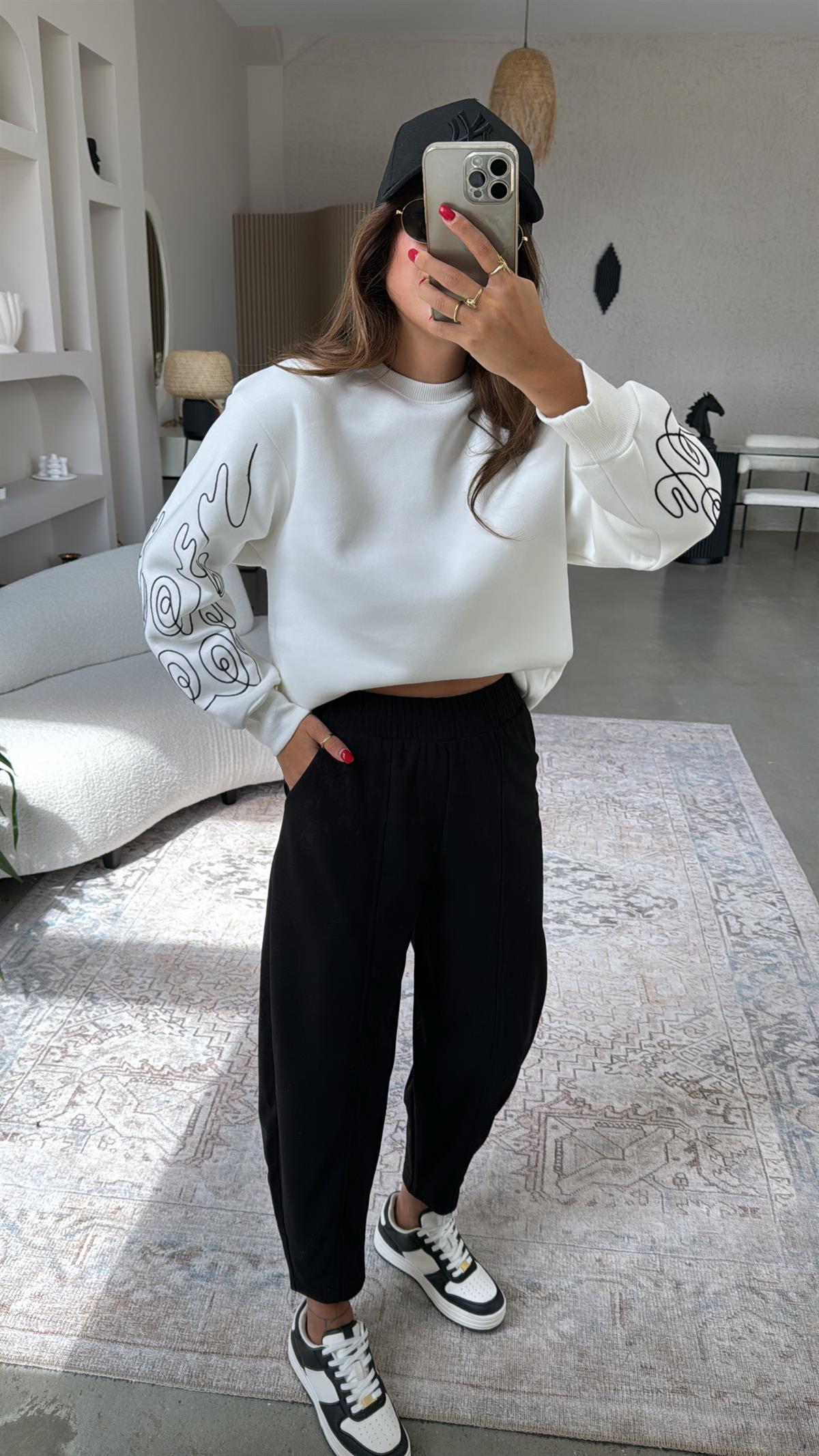 Siyah Önden Dikişli Pantolon