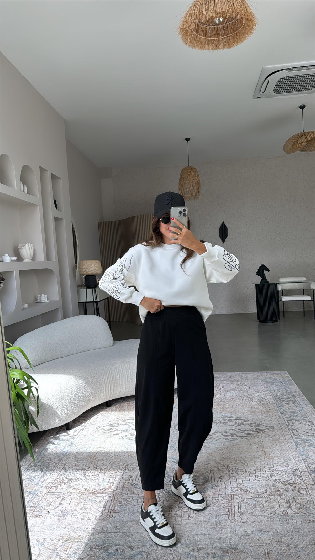 Siyah Önden Dikişli Pantolon