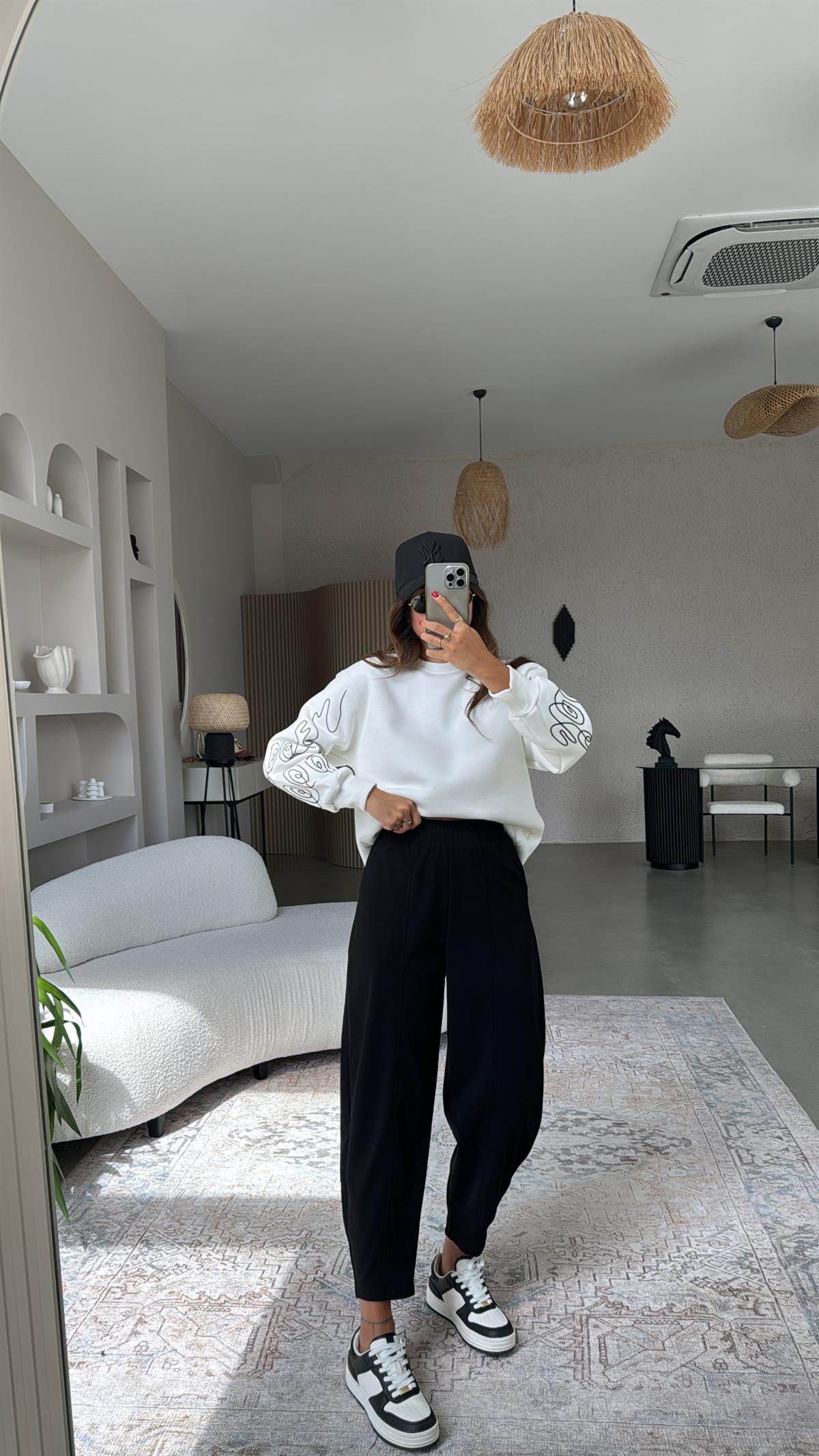 Siyah Önden Dikişli Pantolon