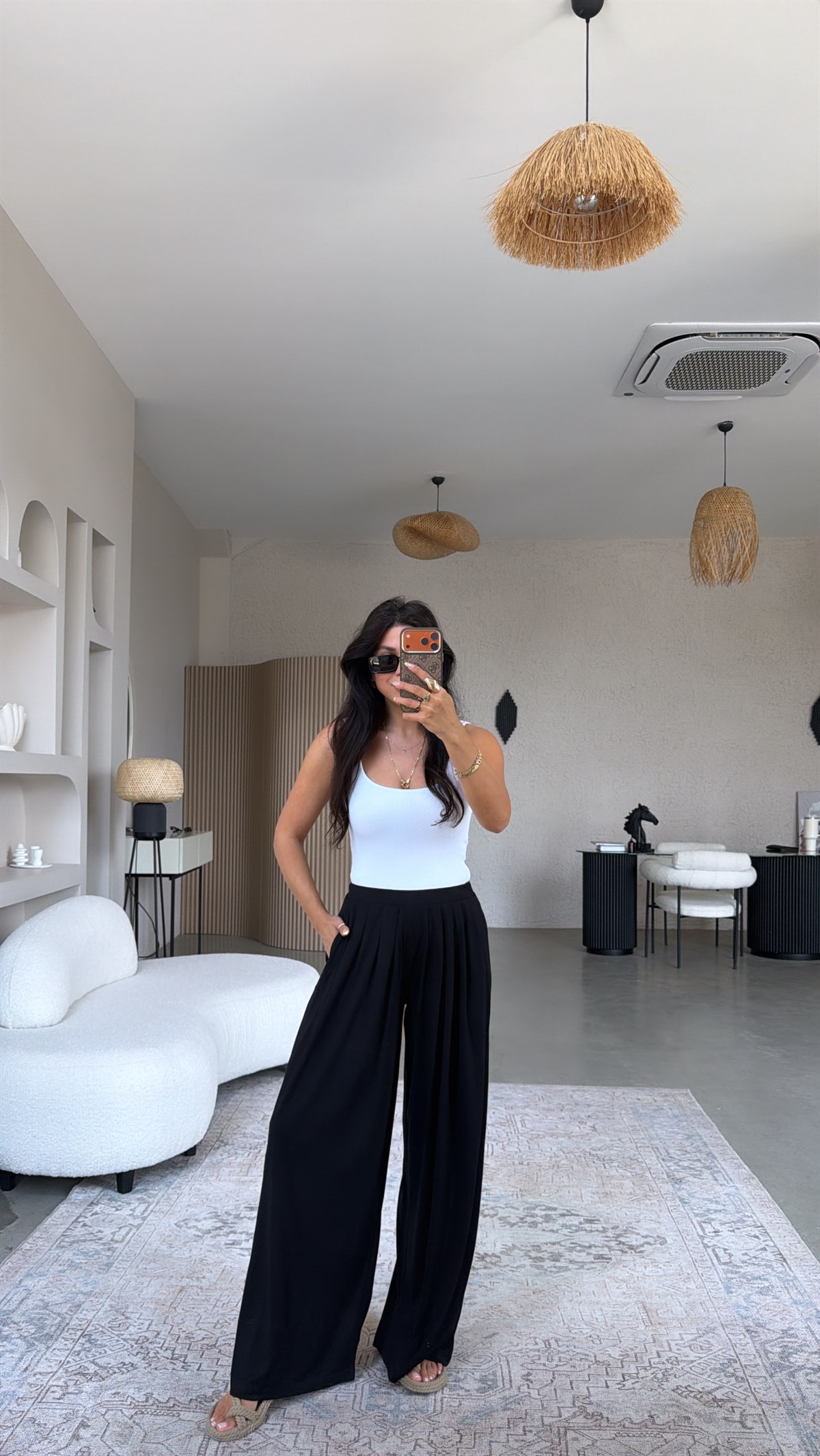 Siyah Önden Pileli Oys Model Dökümlü Pantolon
