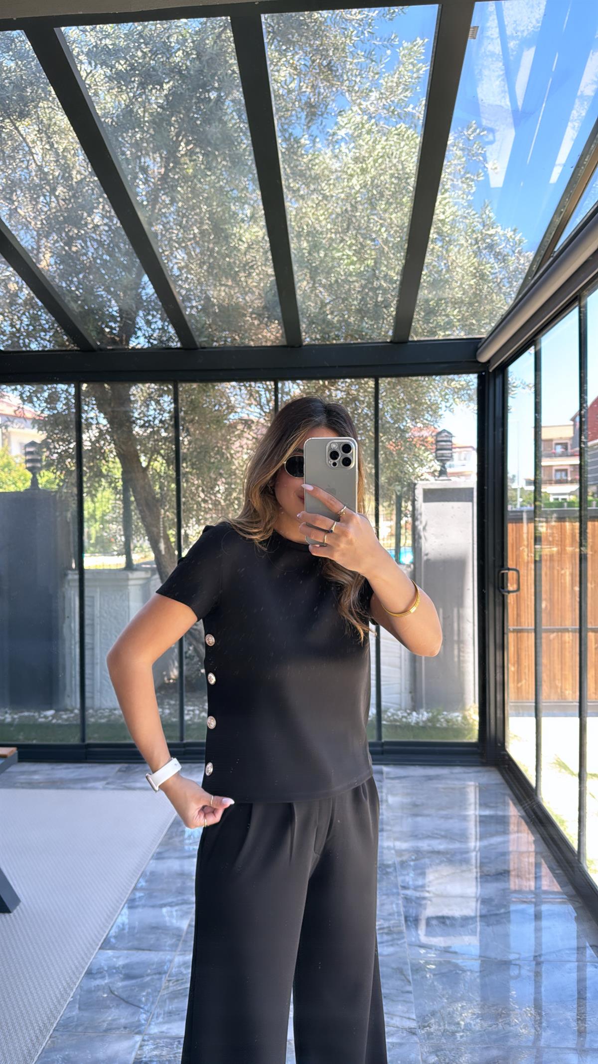Siyah Orjinal Gold Düğme Detaylı Tok Kumaş Tshirt