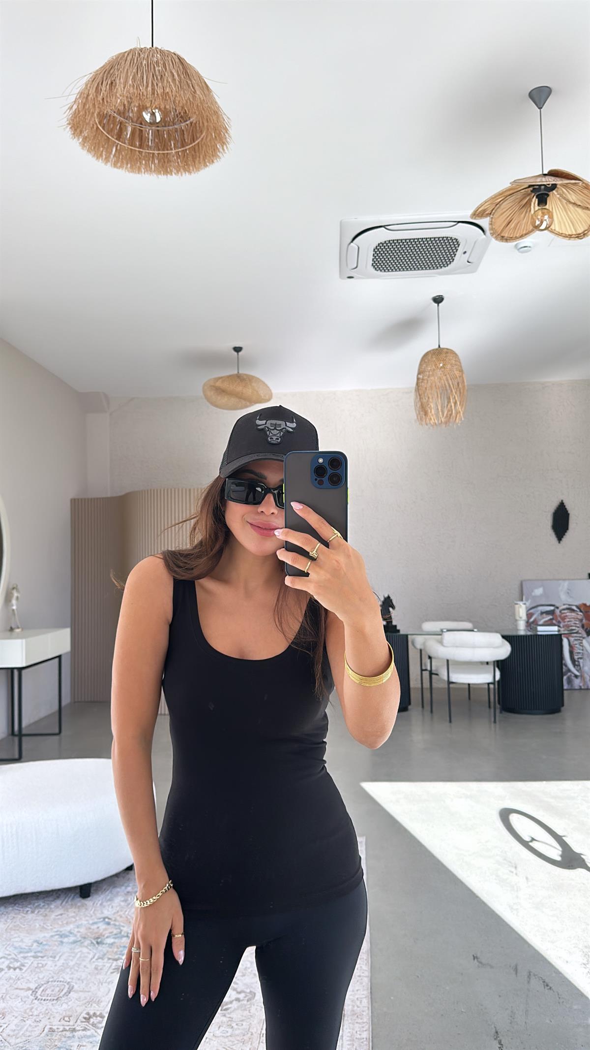 Siyah Oval Yaka Pamuklu Atlet