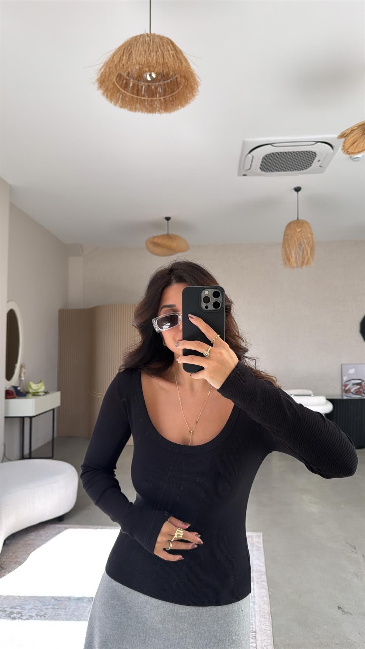 Siyah Oval Yaka Uzun Kollu Ribana Basic