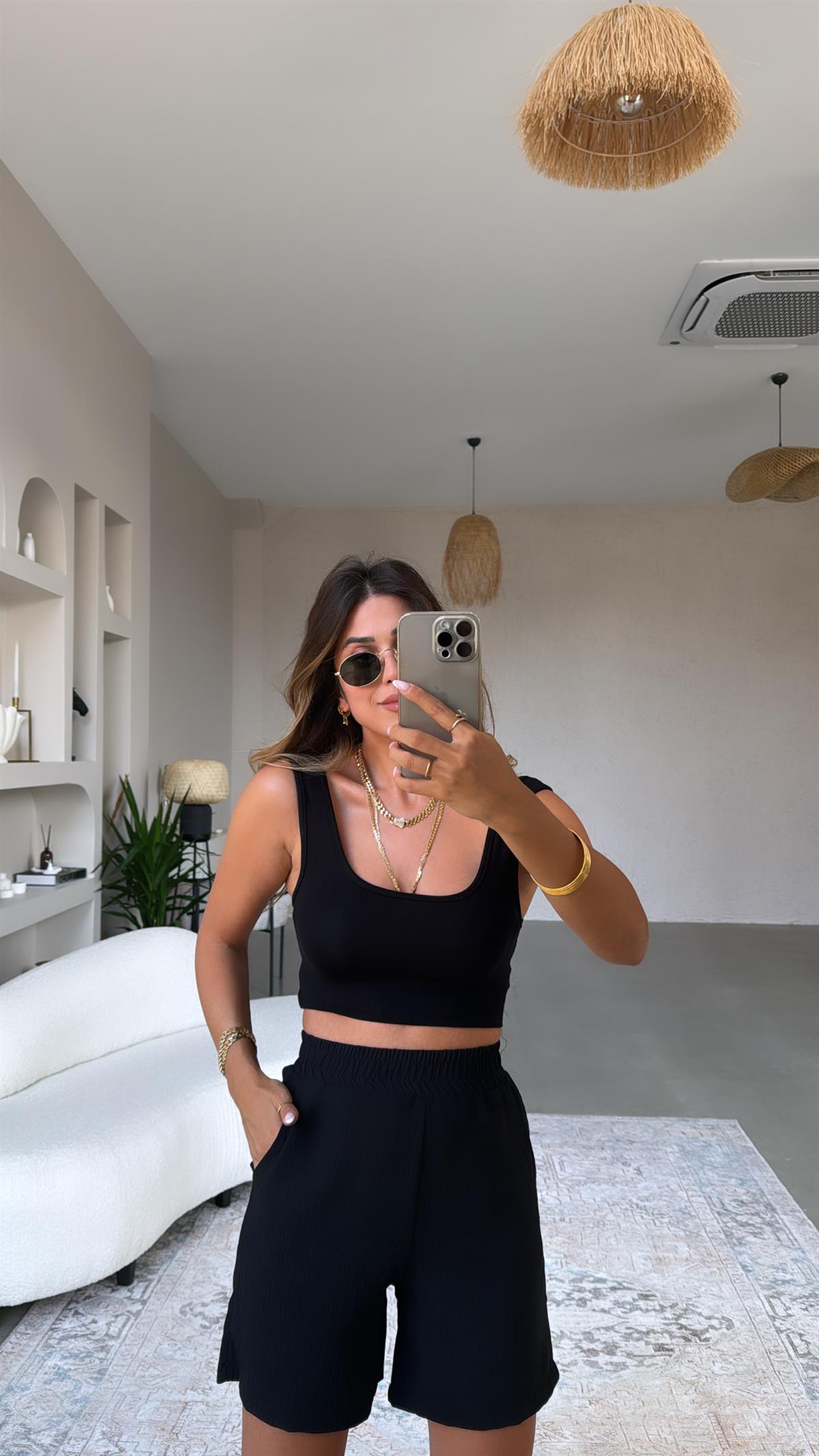 Siyah Oys Crop Atlet