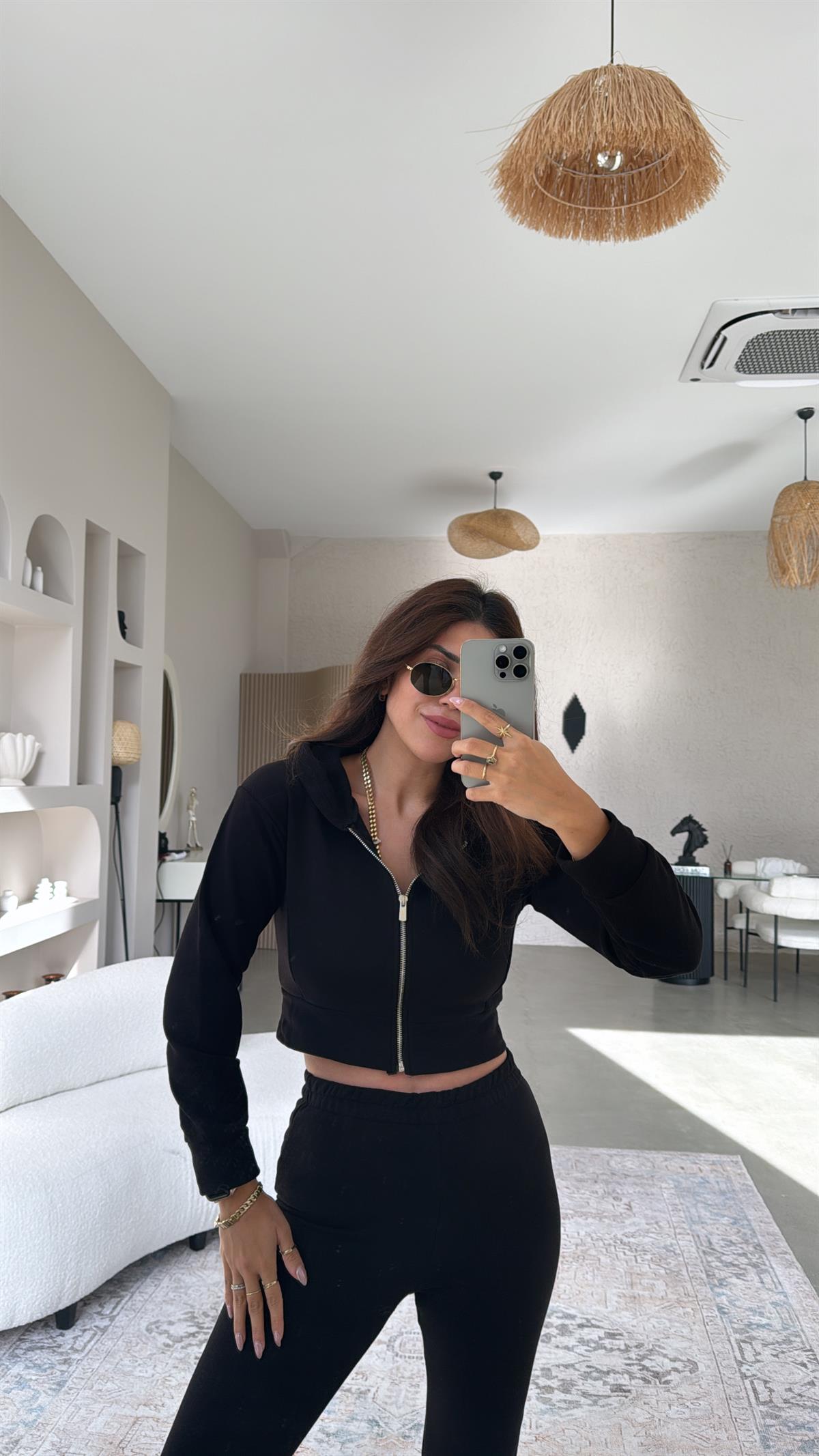 Siyah Paça Fermuarlı Eşofman Takımı