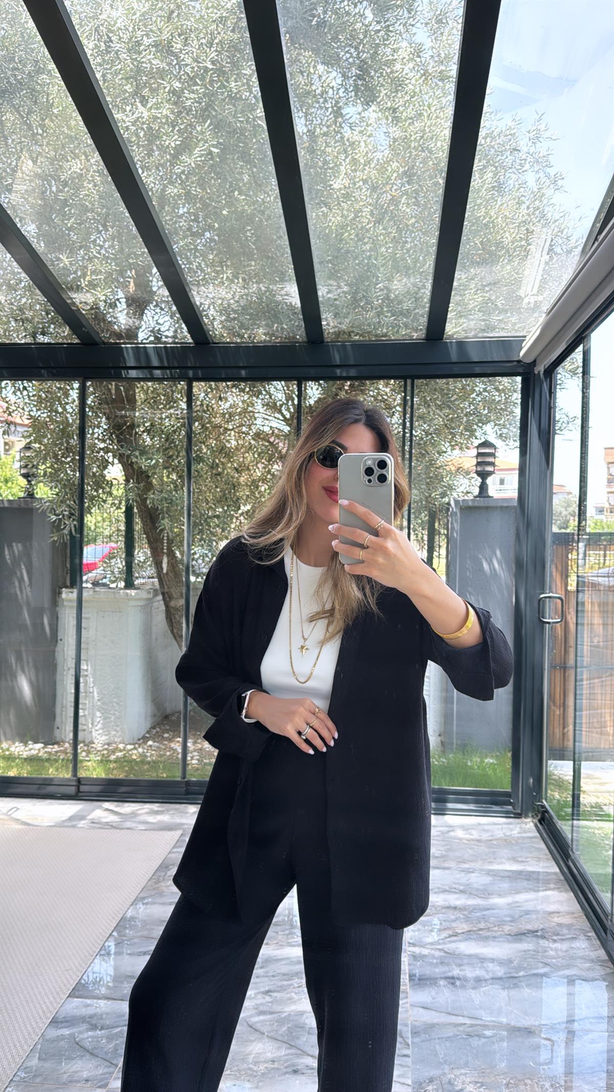 Siyah Paça Pensli Pantolon Gömlek Takım