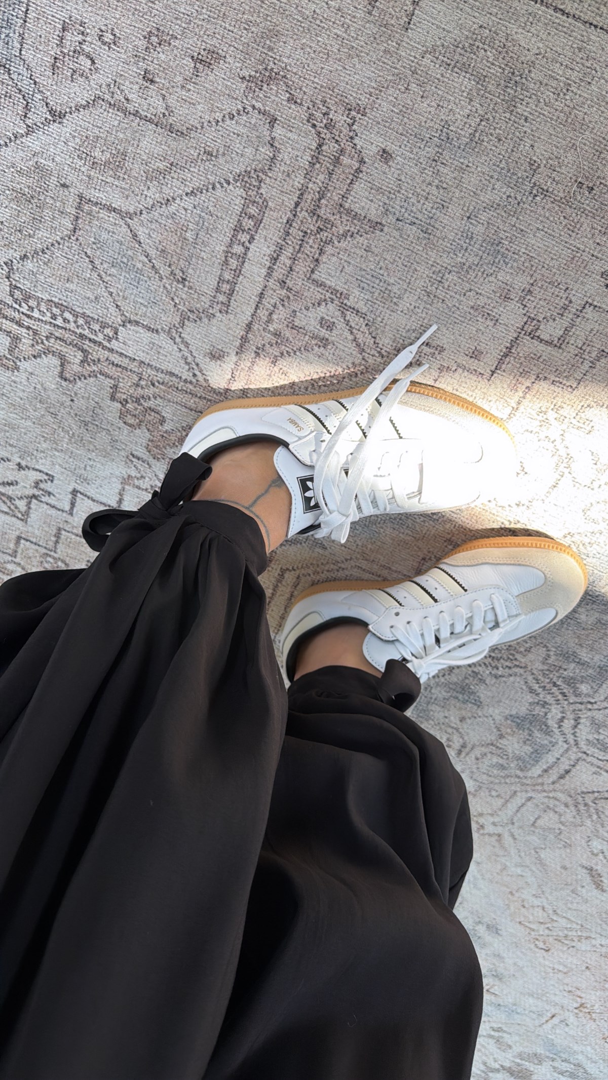 Siyah Paçası Bağlama Detaylı Tensel Şalvar