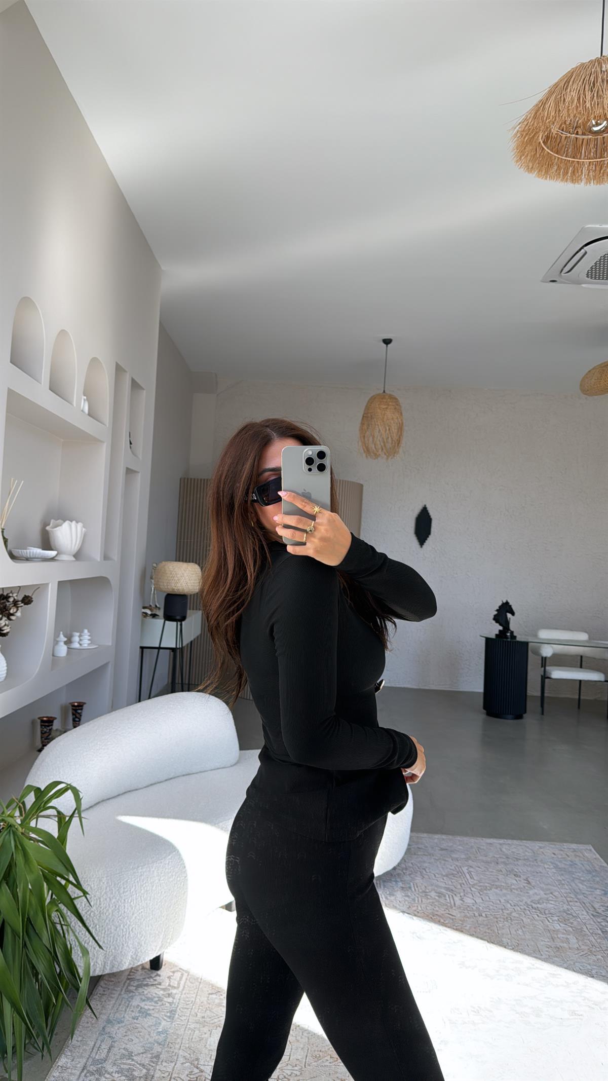 Siyah Paçası Yırtmaçlı Tayt Pantolon