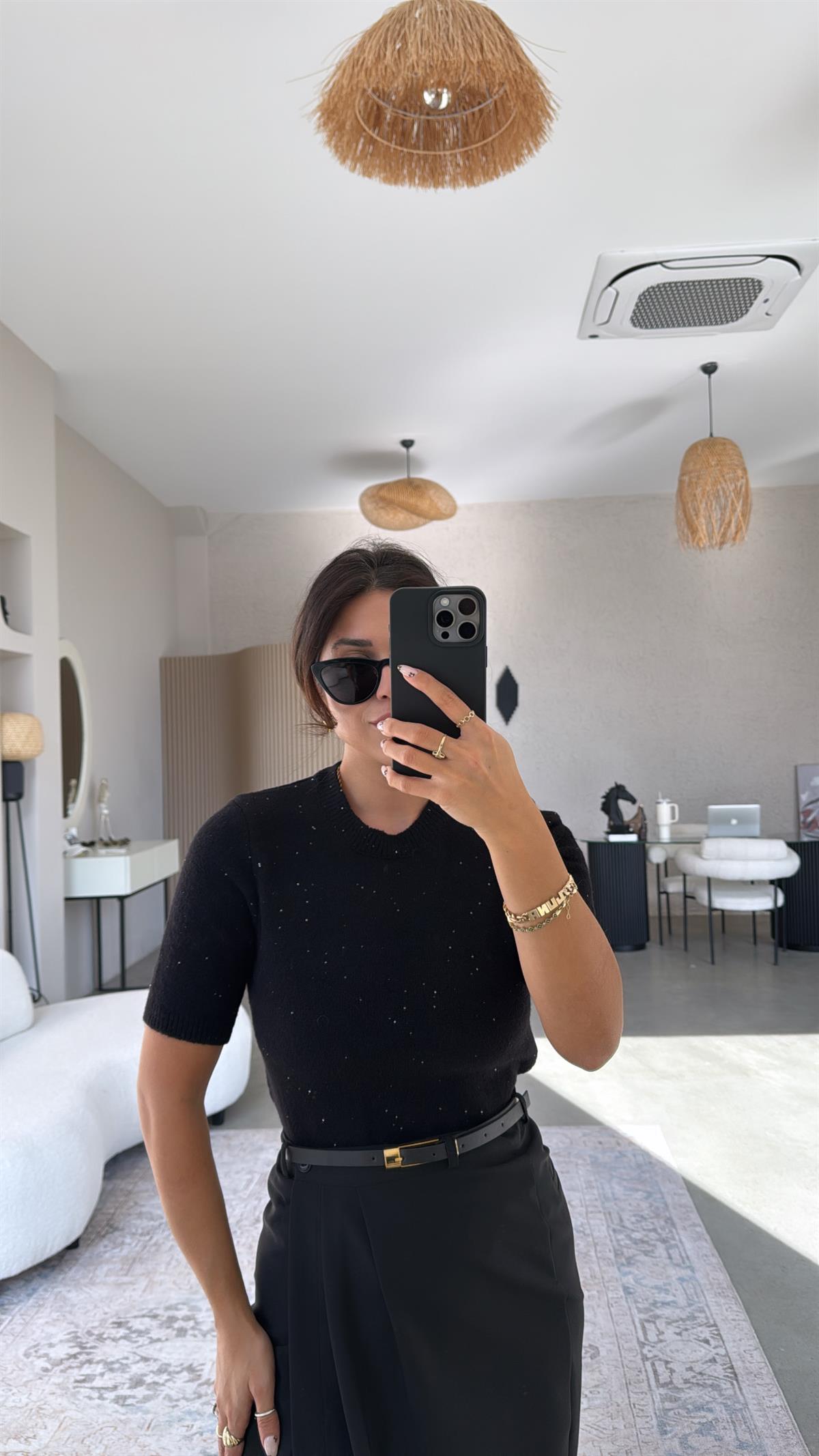 Siyah Payet Yansımalı Yumuşak Kısa Kol Triko Bluz