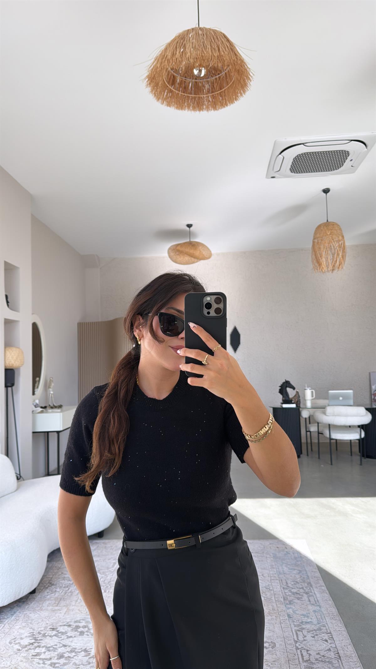 Siyah Payet Yansımalı Yumuşak Kısa Kol Triko Bluz