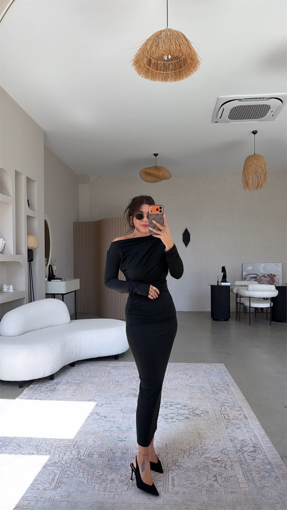 Siyah Polyamid Kumaş Drapeli Midi Boy Elbise
