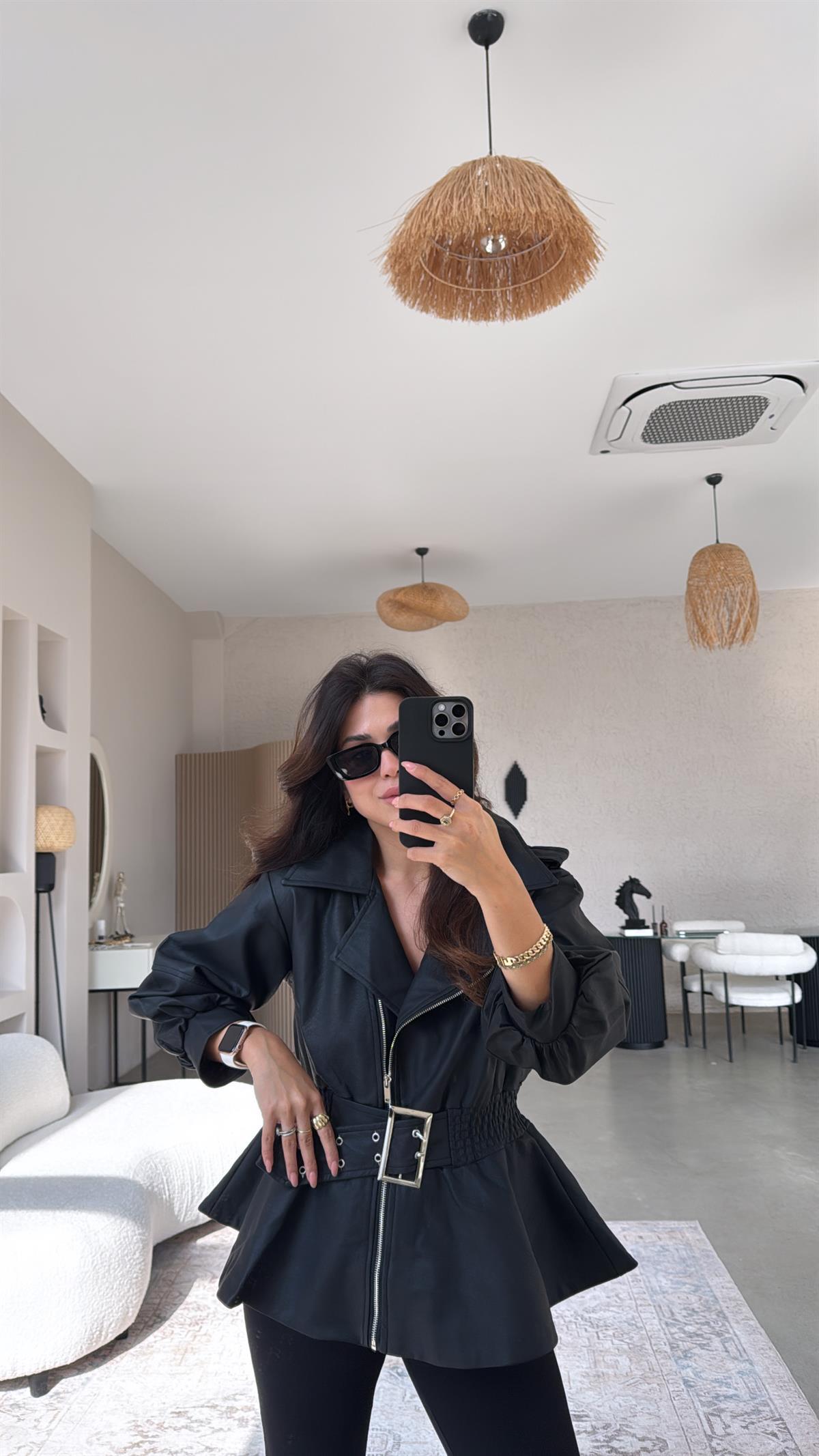 Siyah Premium Volanlı Kemerli Deri Ceket
