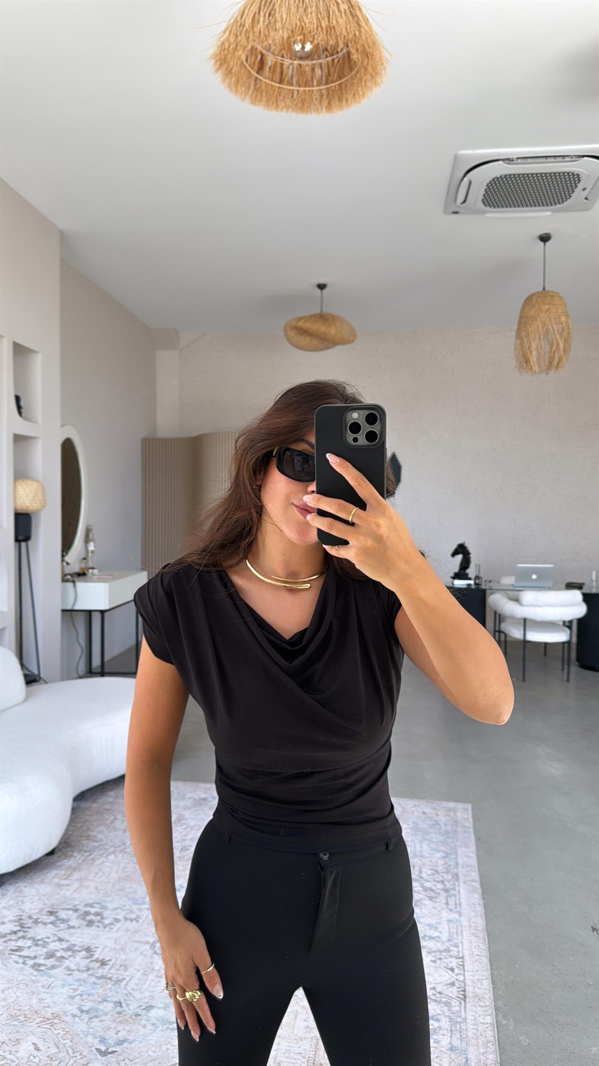 Siyah Sandy Vatkalı Degaje Yaka Bluz