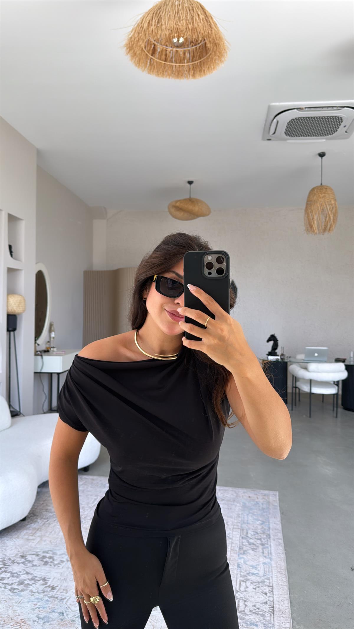 Siyah Sandy Vatkalı Degaje Yaka Bluz