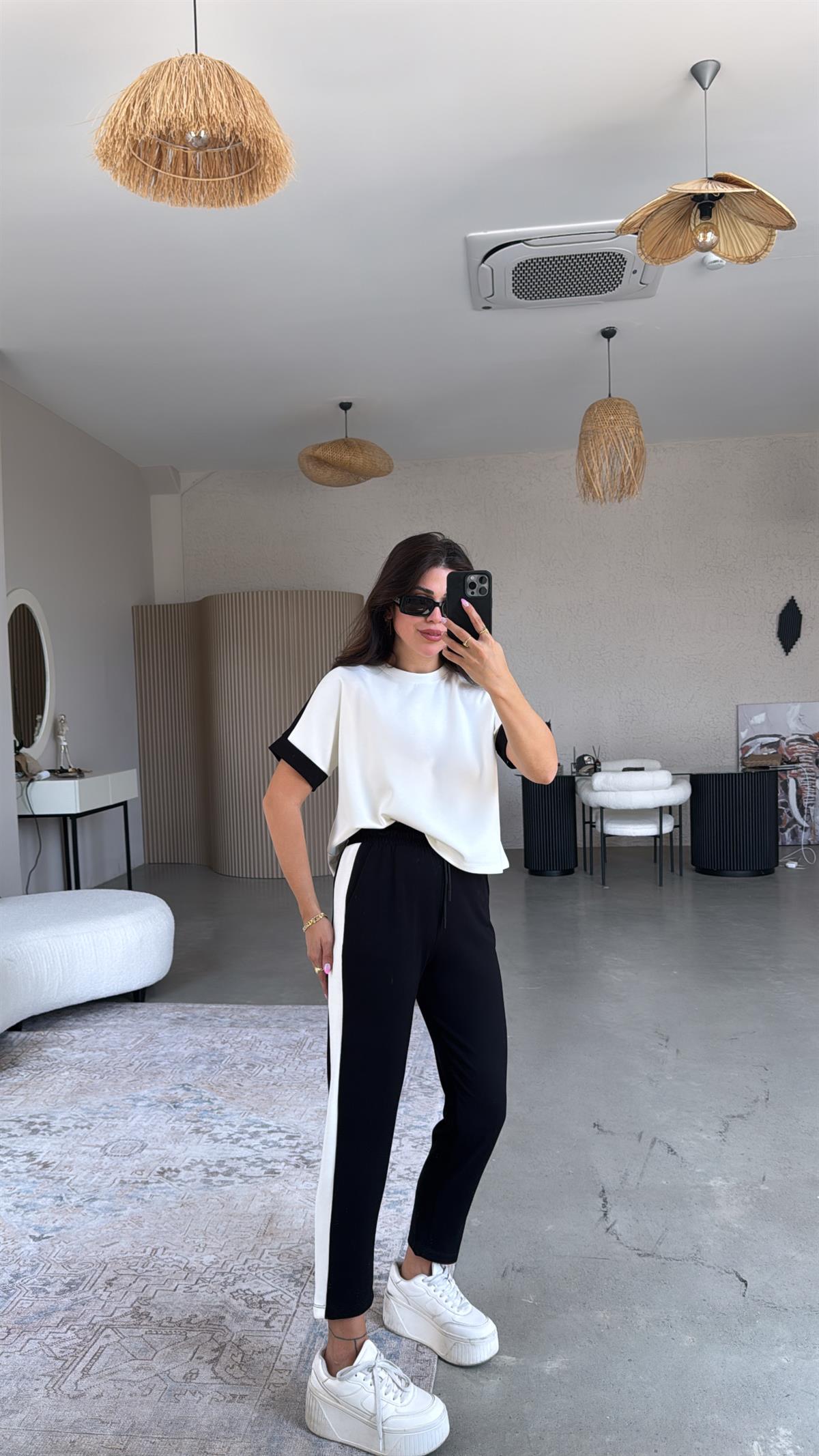 Siyah Şeritli Modal Takım