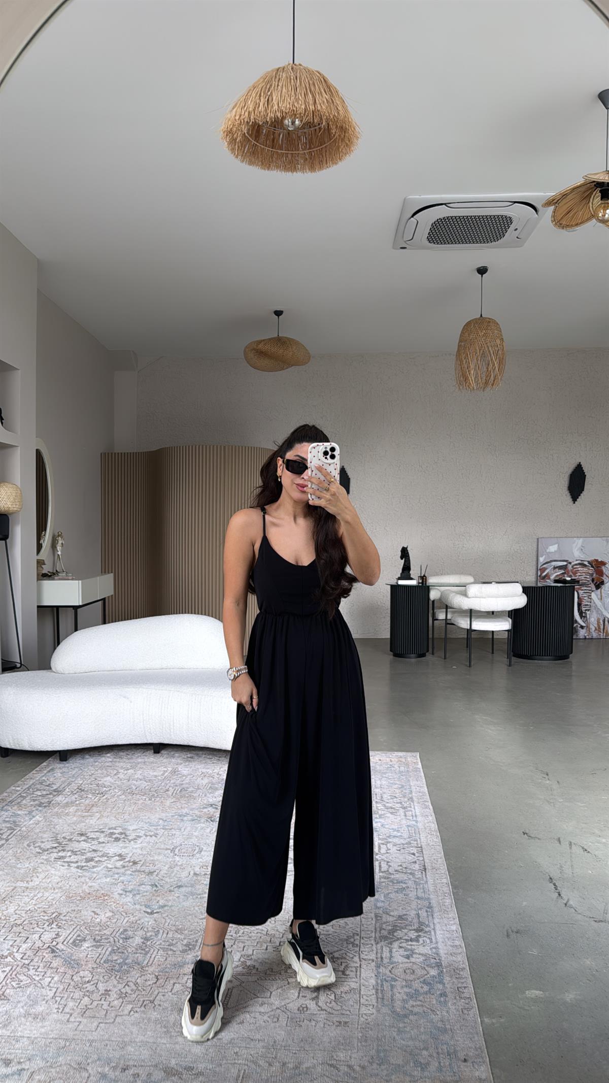 Siyah Sırtı Çapraz Askılı Buzzy Tulum