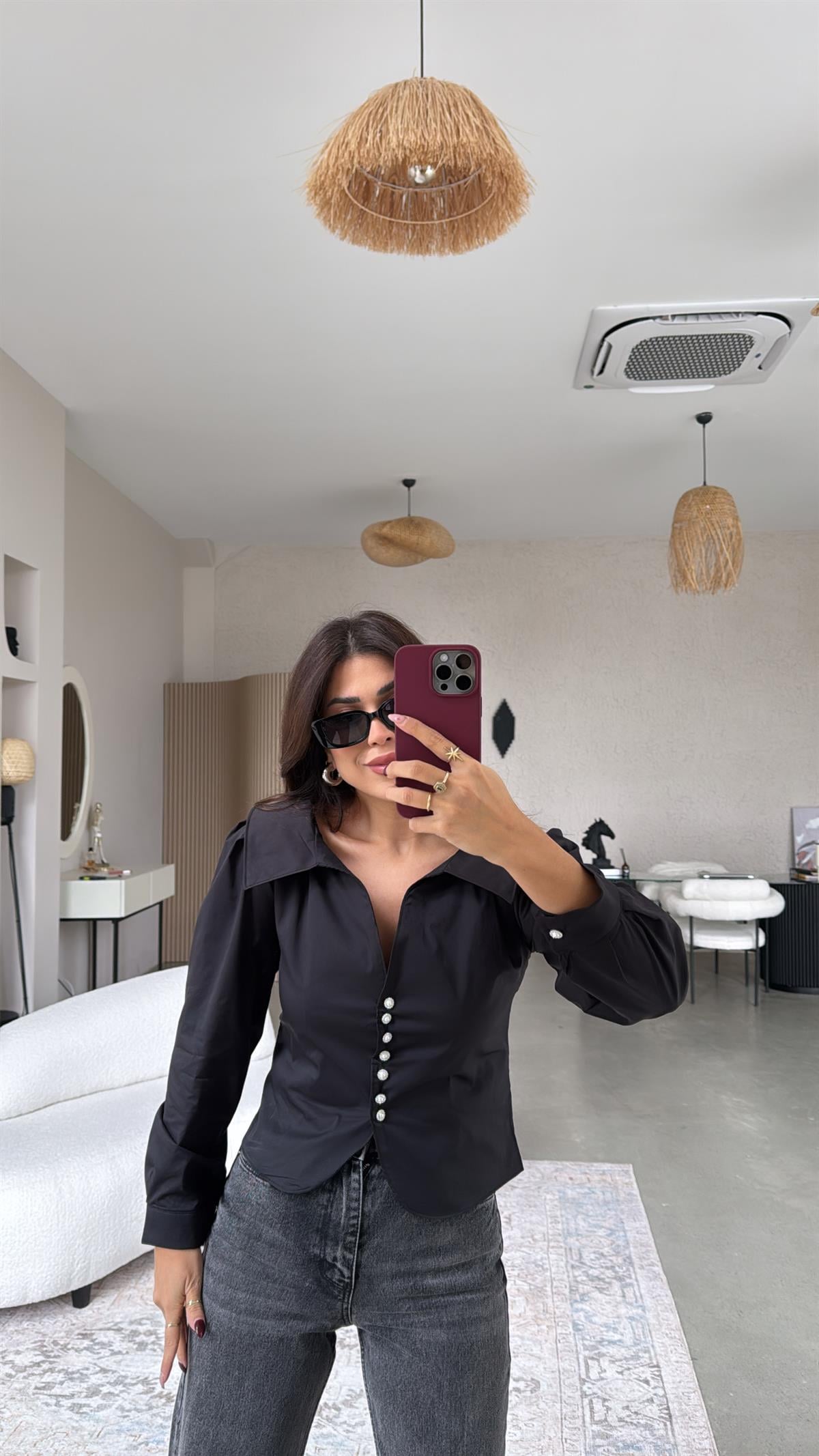 Siyah Taş Düğmeli Poplin Gömlek