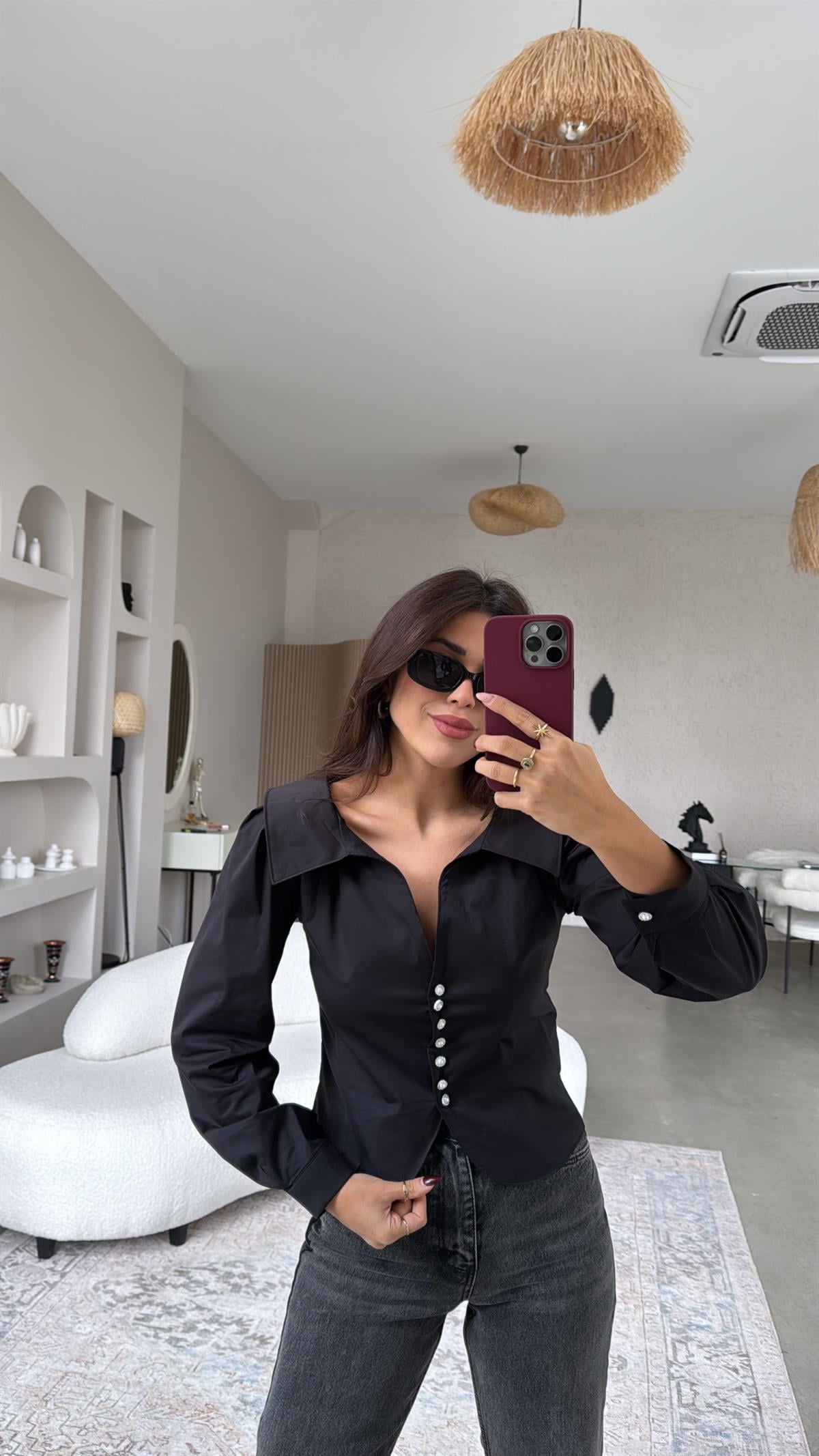 Siyah Taş Düğmeli Poplin Gömlek